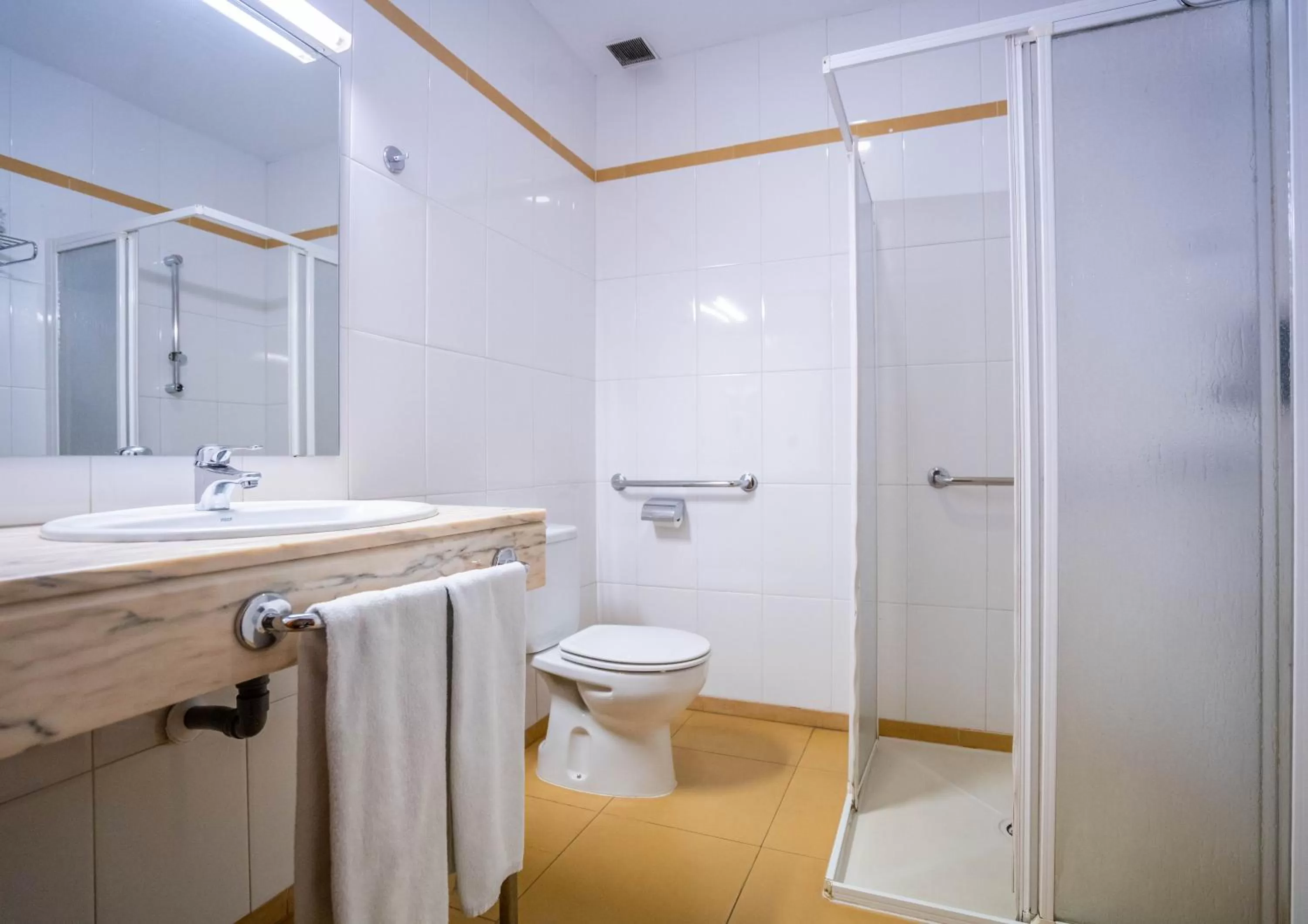 Bathroom in YIT Conquista de Toledo