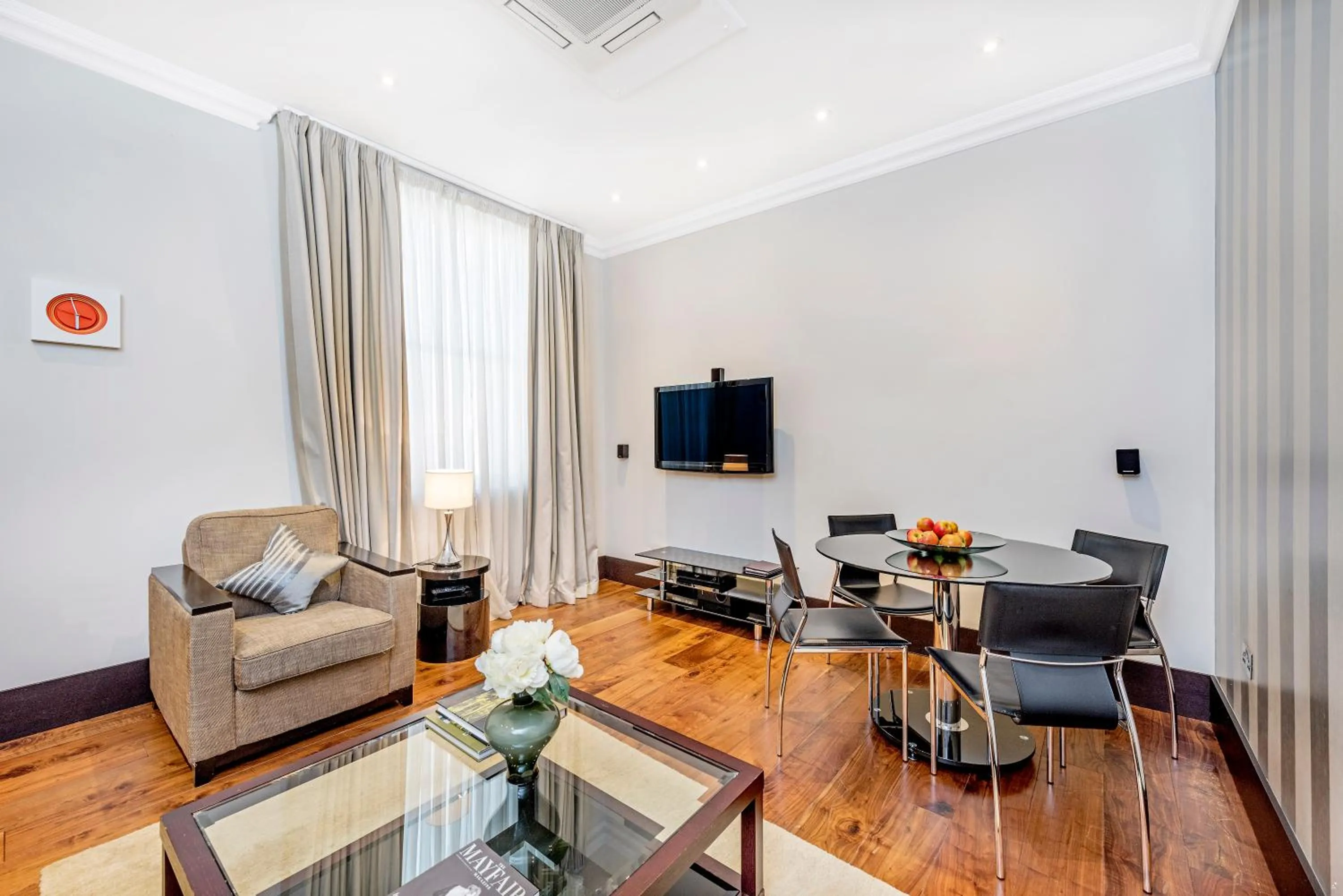 Two-Bedroom Apartment in 130 Queen's Gate Apartments