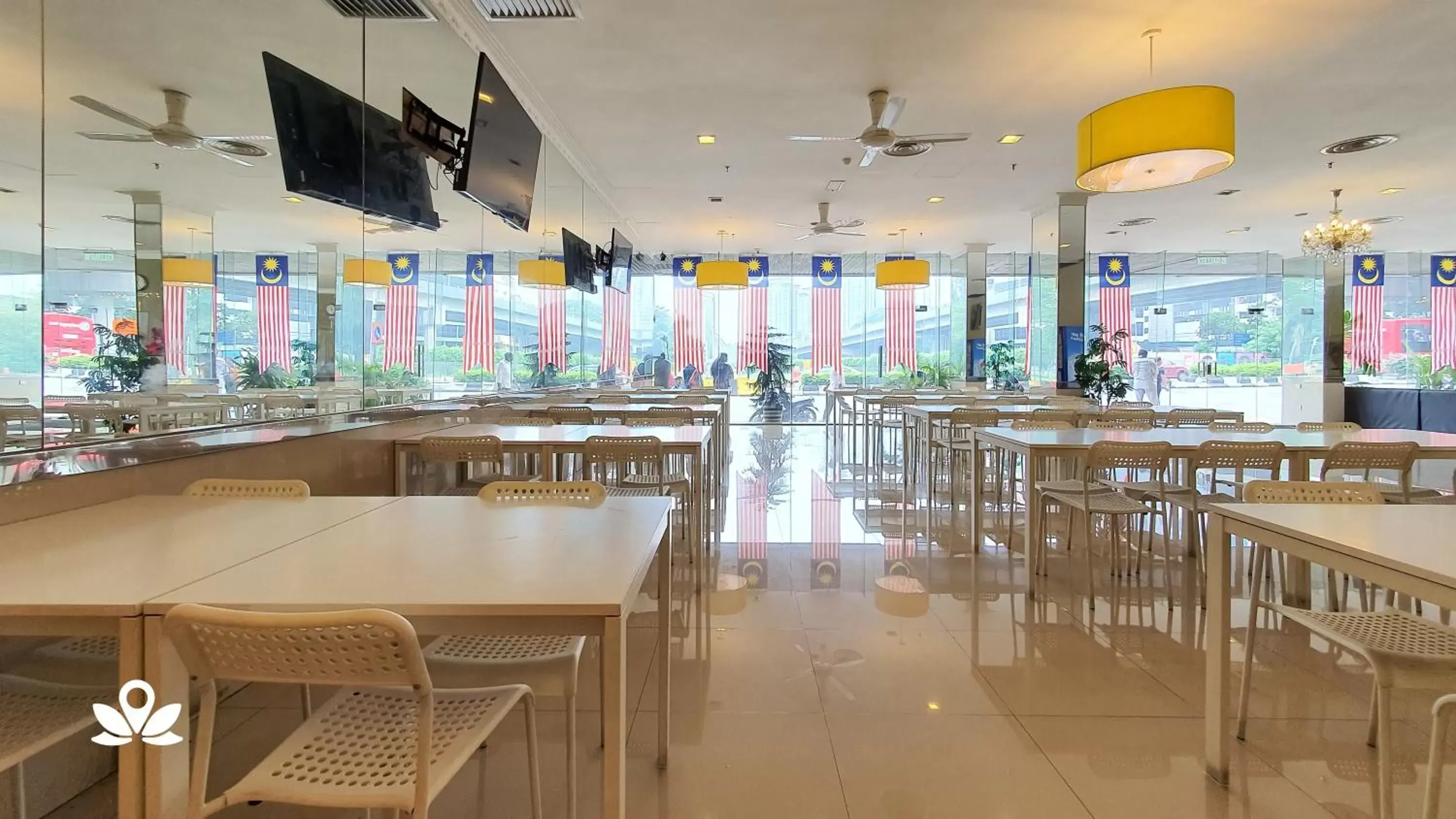 Restaurant/Places to Eat in SCC Hotel