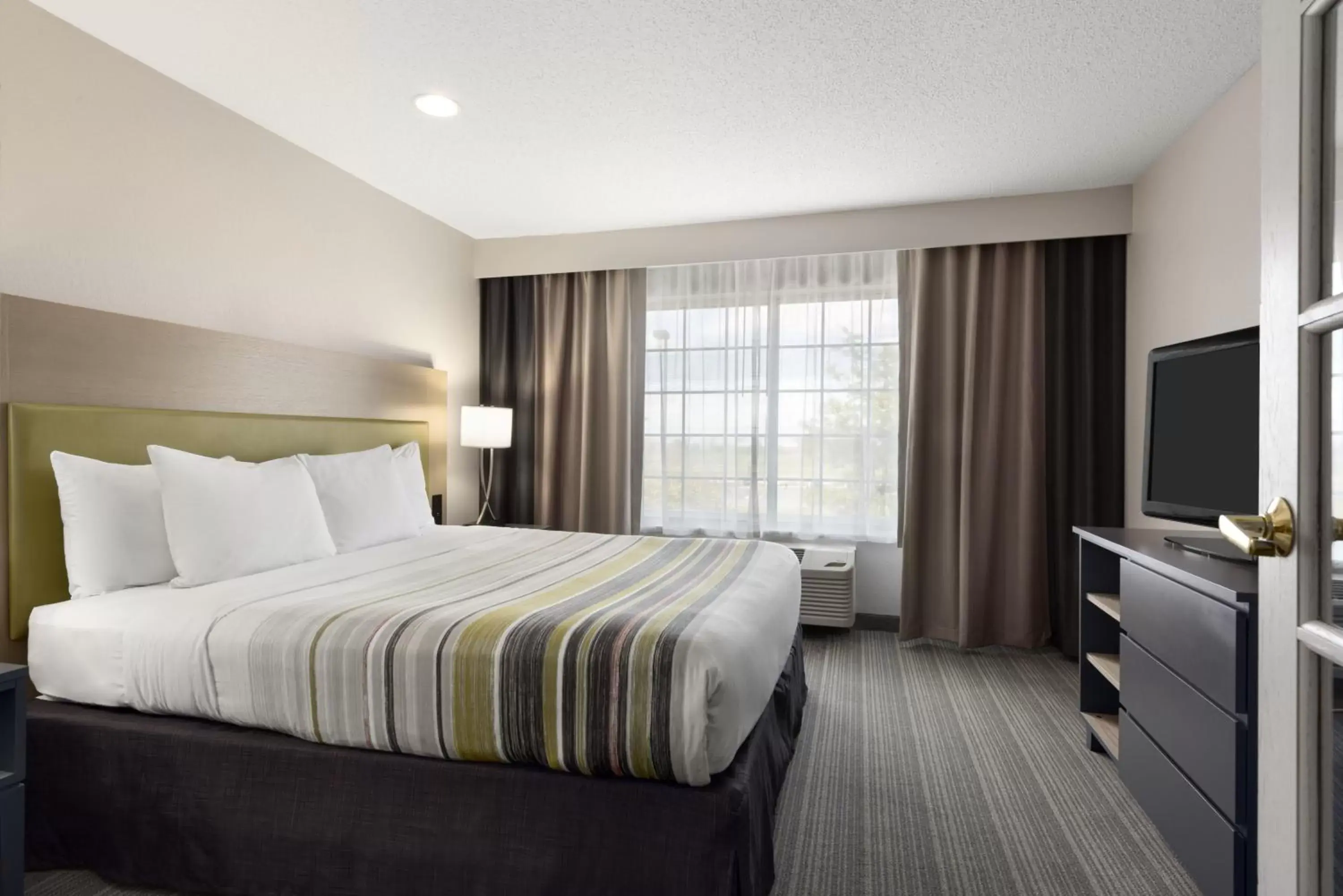 Other, Bed in Country Inn & Suites by Radisson, Romeoville, IL