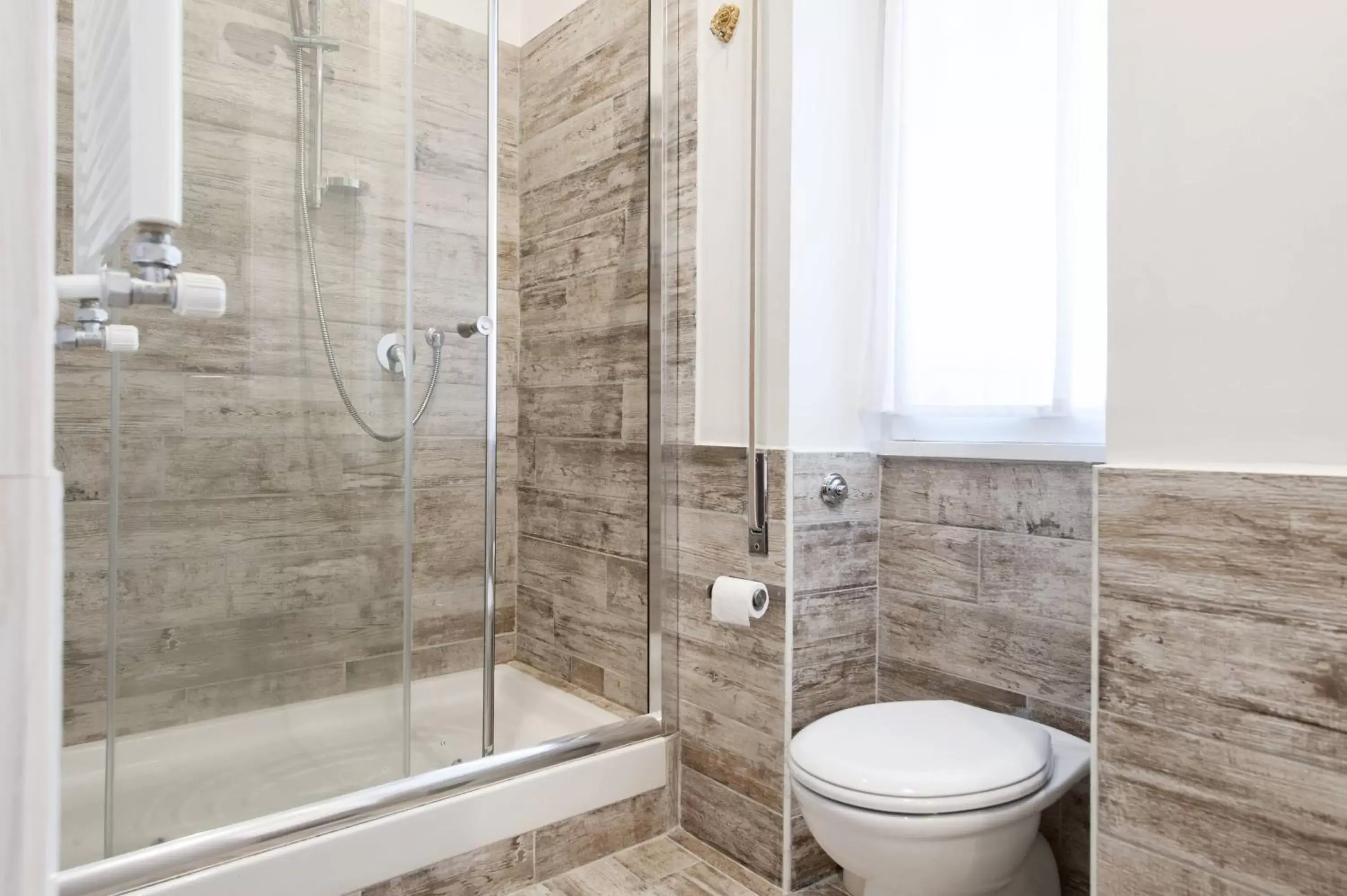 Shower, Bathroom in B&B Exa Rooms - Just Rome
