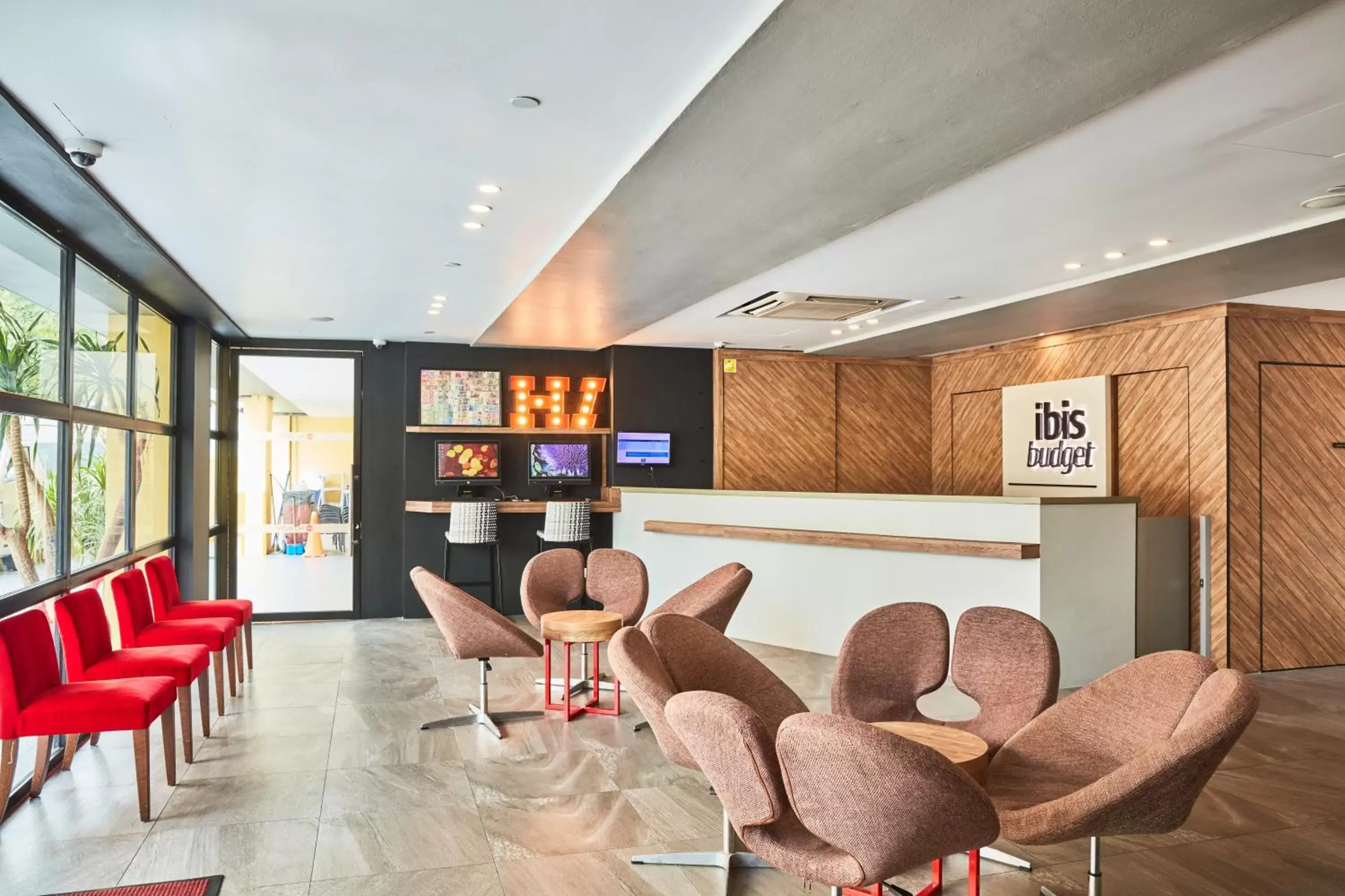Lobby or reception in ibis budget Singapore Pearl Lobby or reception in ibis budget Singapore Pearl