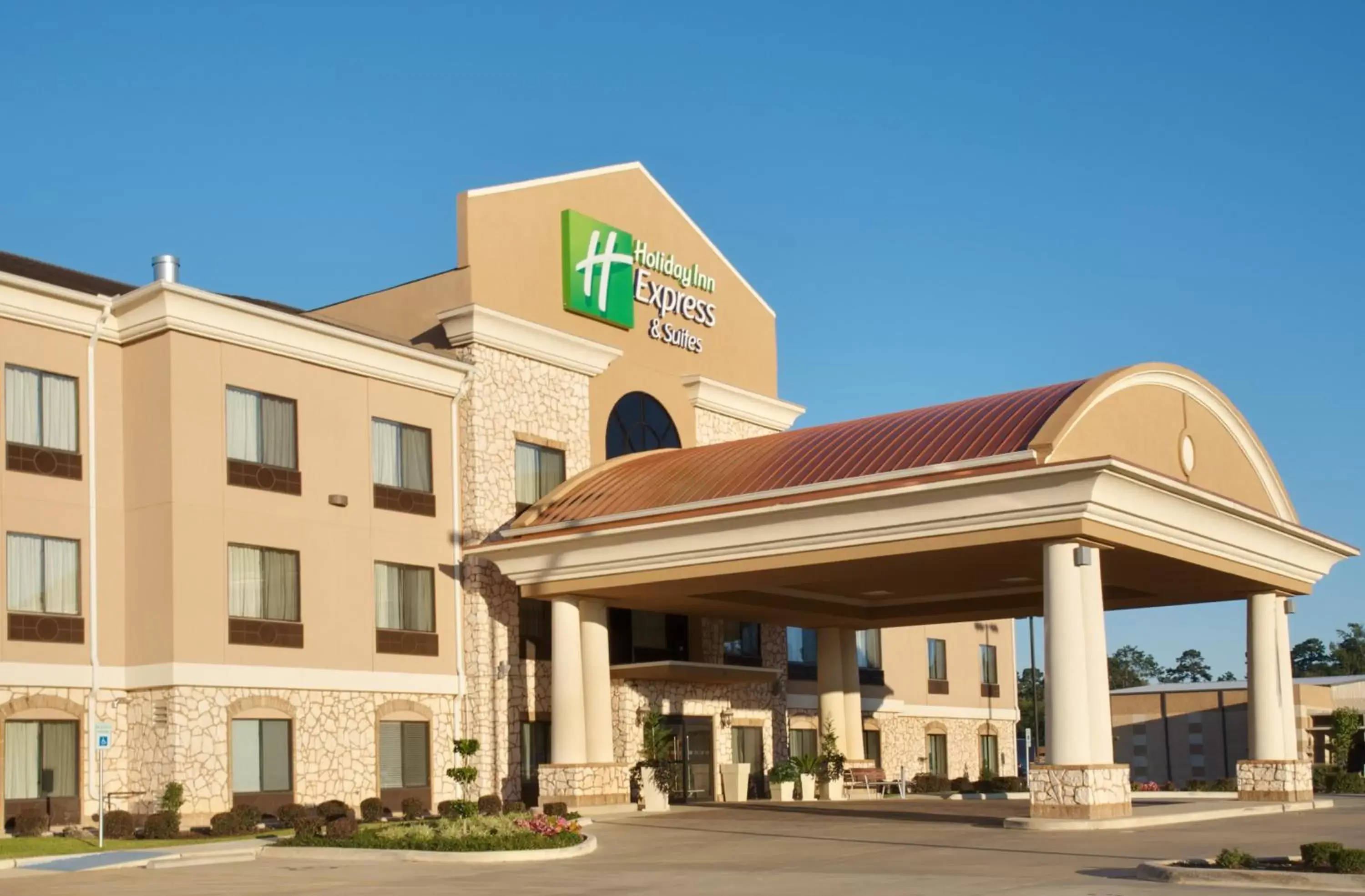 Property building in Holiday Inn Express Hotel & Suites Center, an IHG Hotel