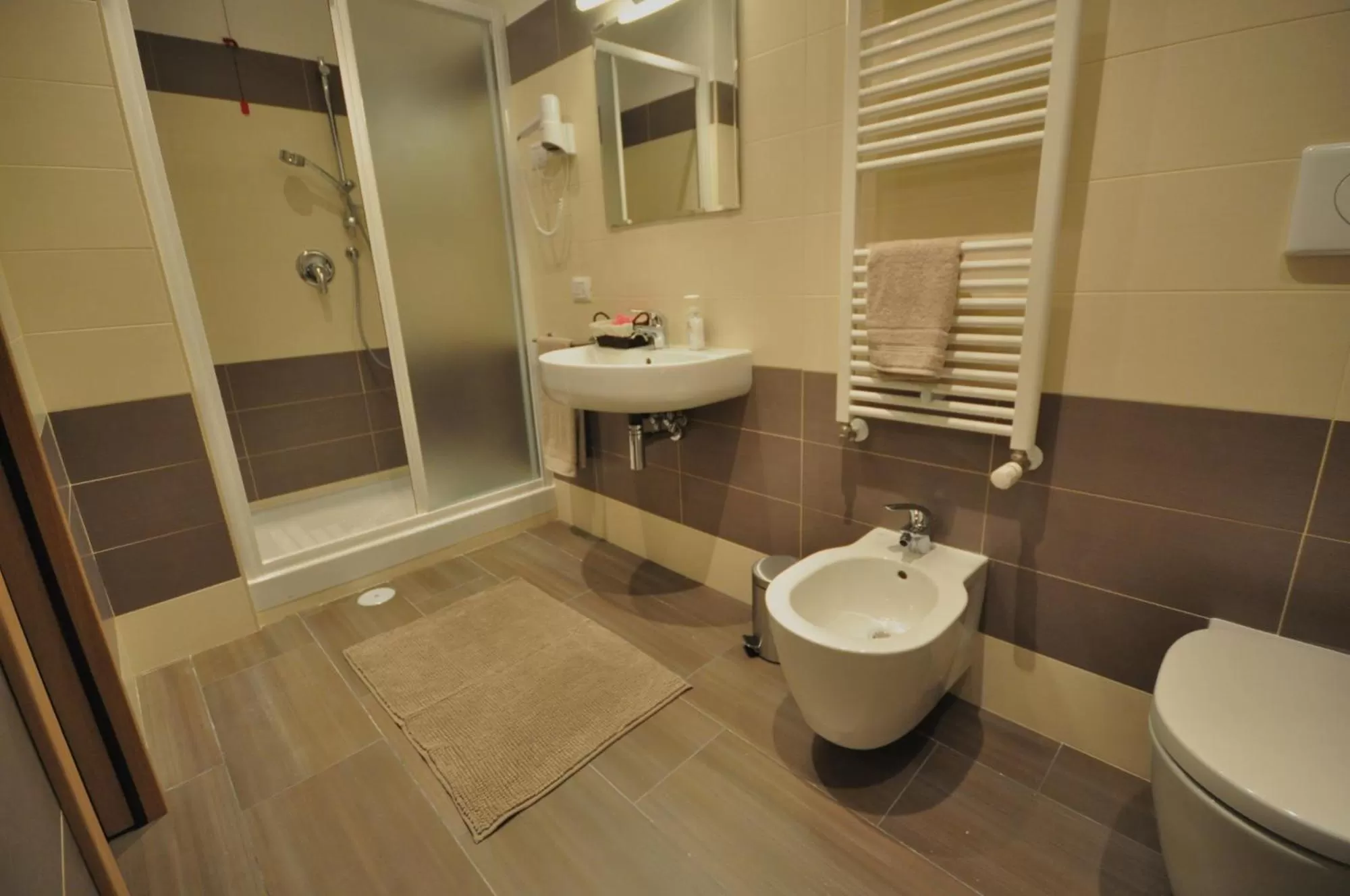 Bathroom in Hotel 325 Tor Vergata