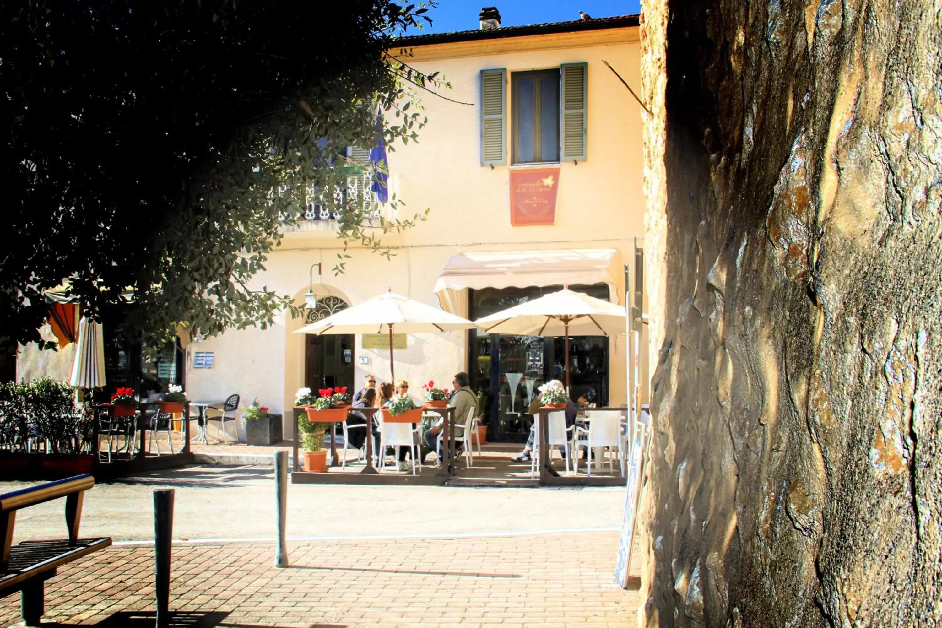 Facade/entrance, Patio/Outdoor Area in Locanda Delle Mura Anna De Croy