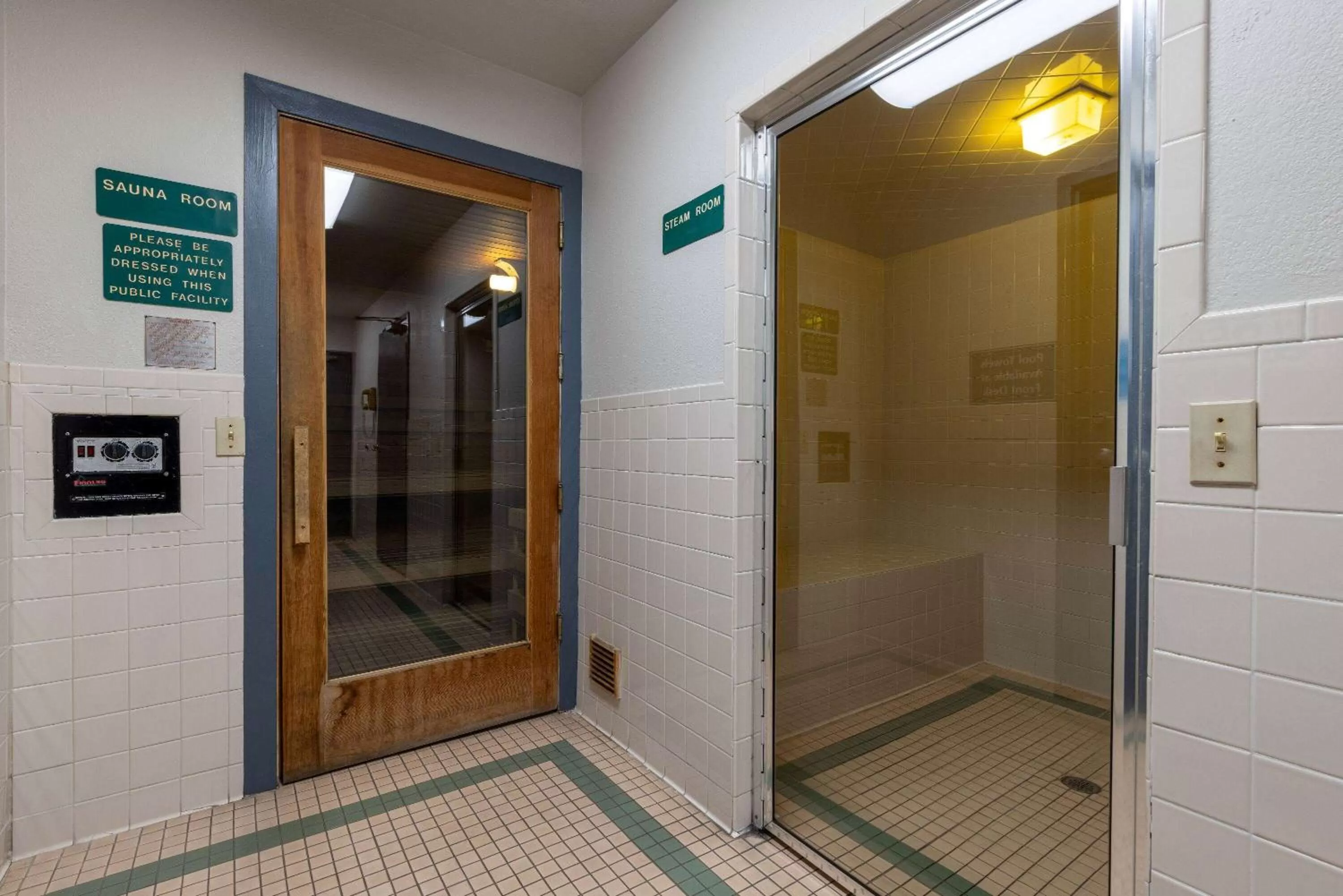 Spa and wellness centre/facilities in Days Inn by Wyndham Lathrop