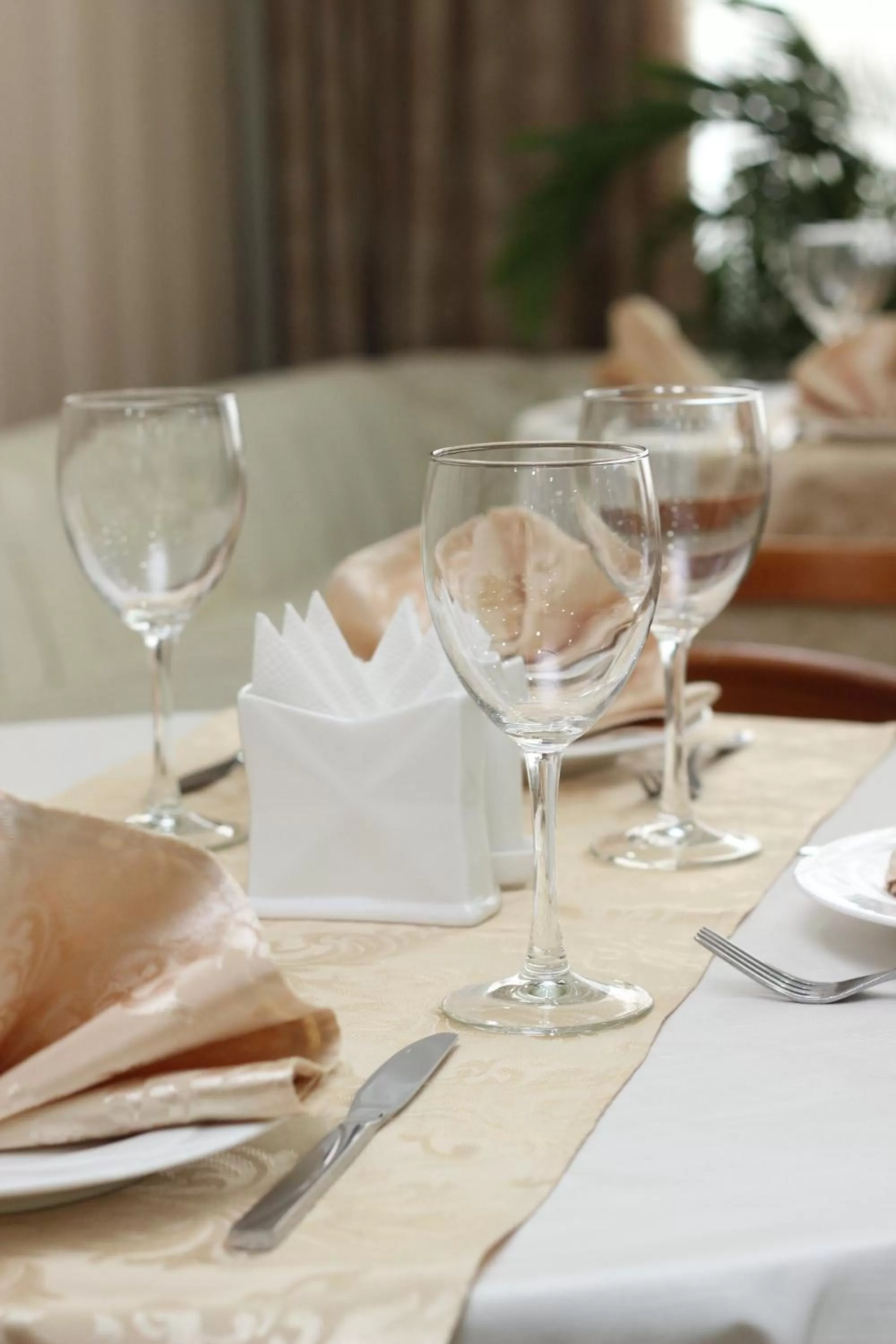 Restaurant/places to eat in King Hotel Astana