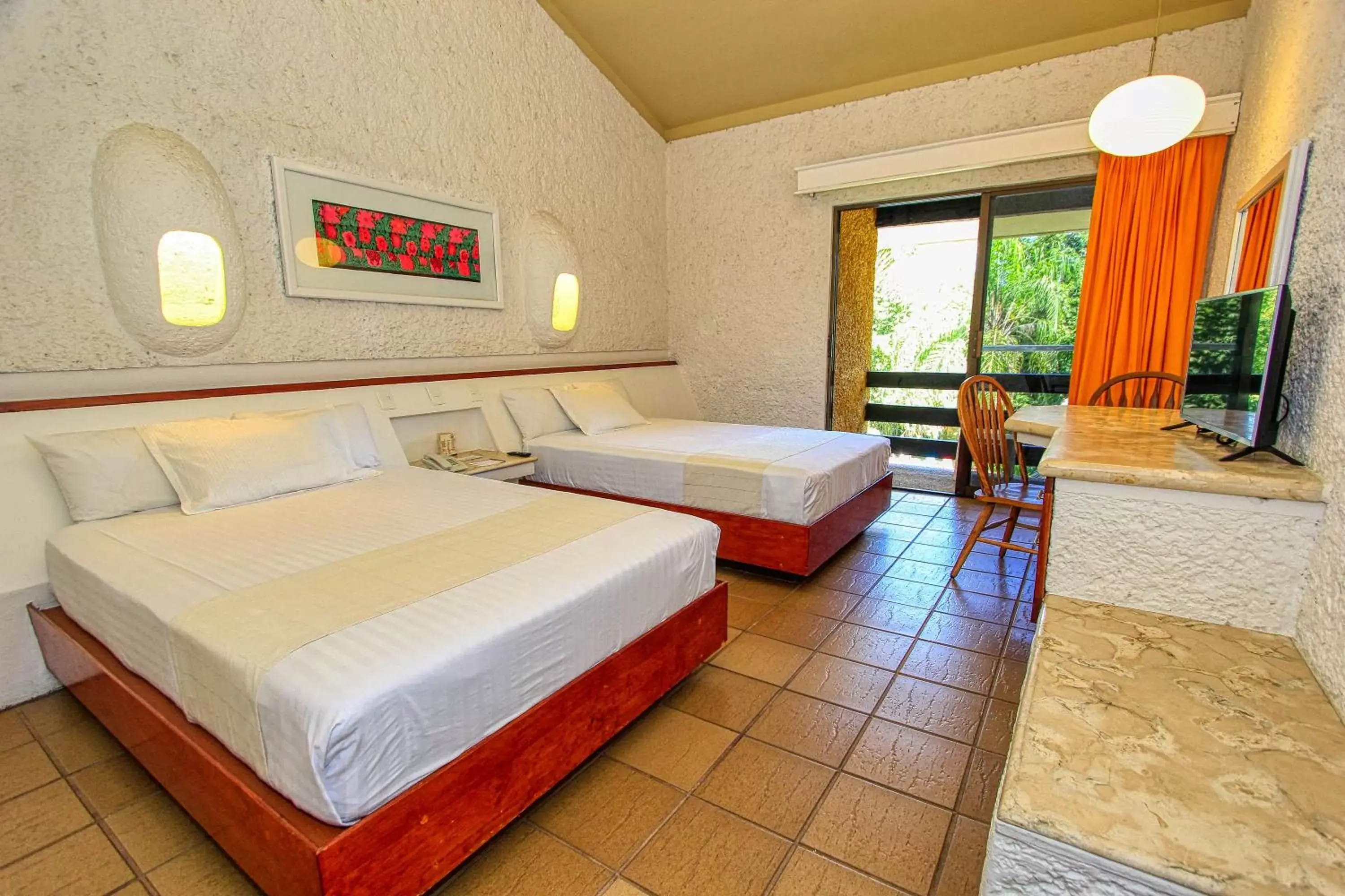 Photo of the whole room, Bed in Hotel Ciudad Real Palenque