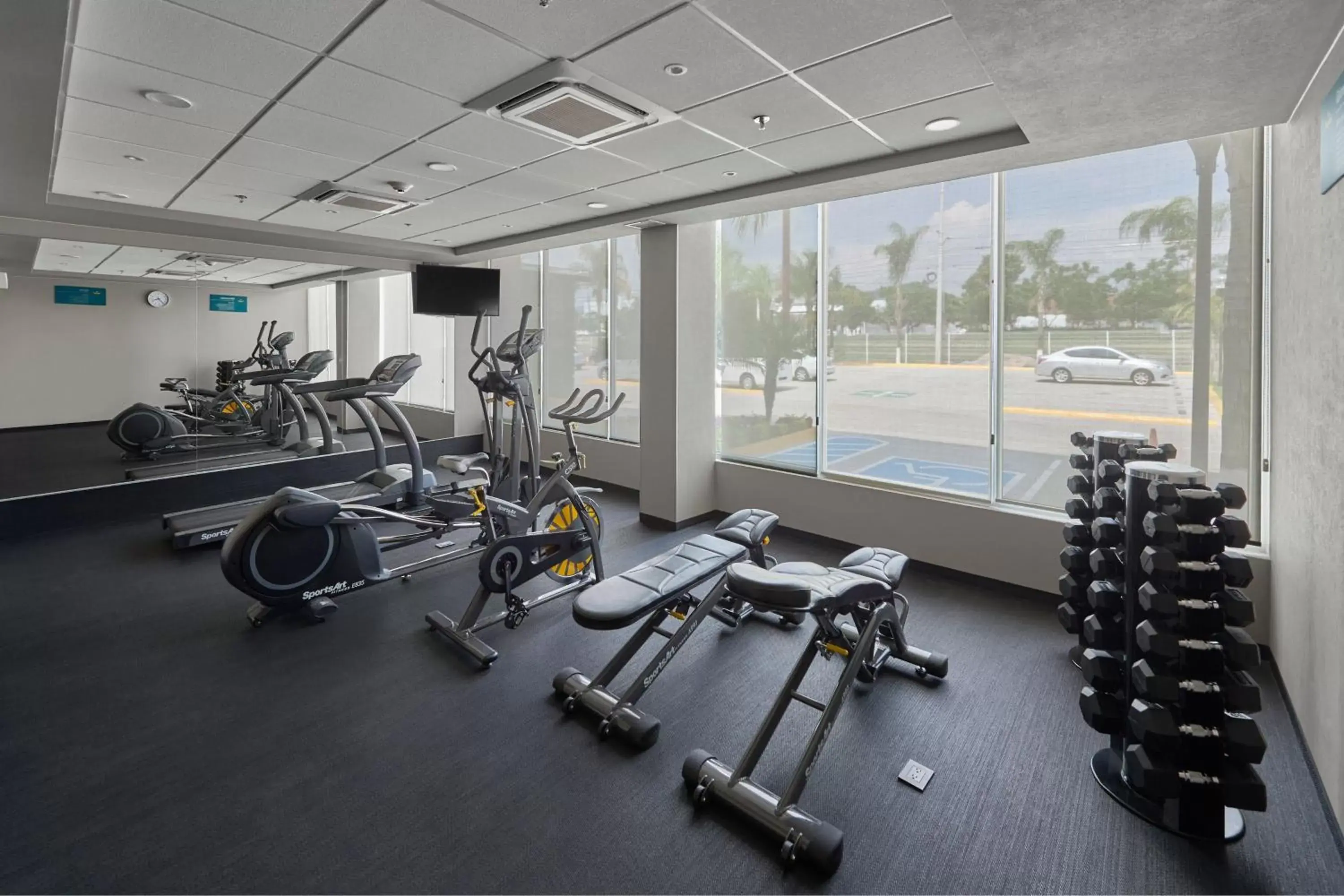 Fitness centre/facilities, Fitness Center/Facilities in City Express Suites by Marriott Queretaro