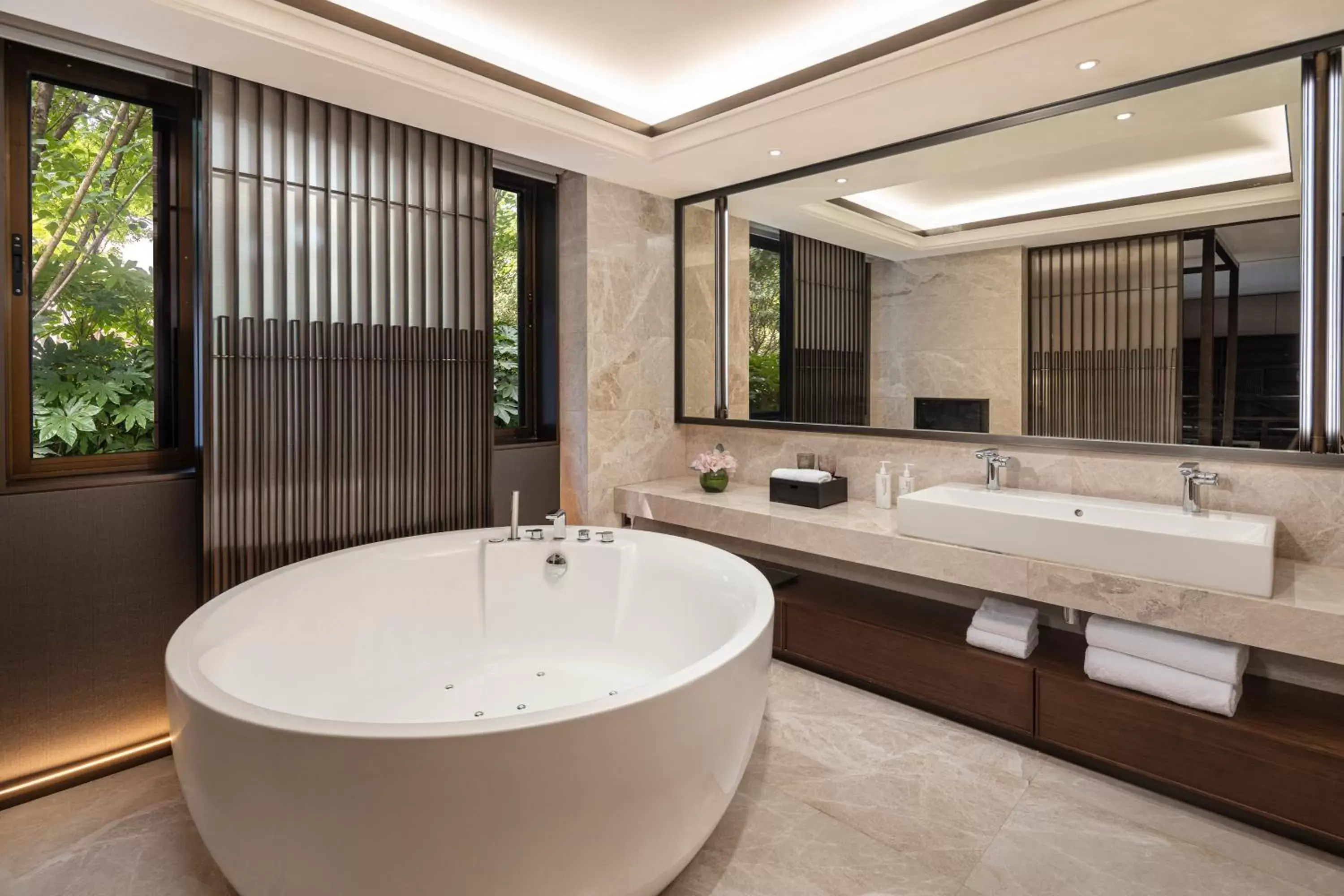 Tanghua Suite in HUALUXE Xi'an Tanghua by IHG Tanghua Suite in HUALUXE Xi'an Tanghua by IHG