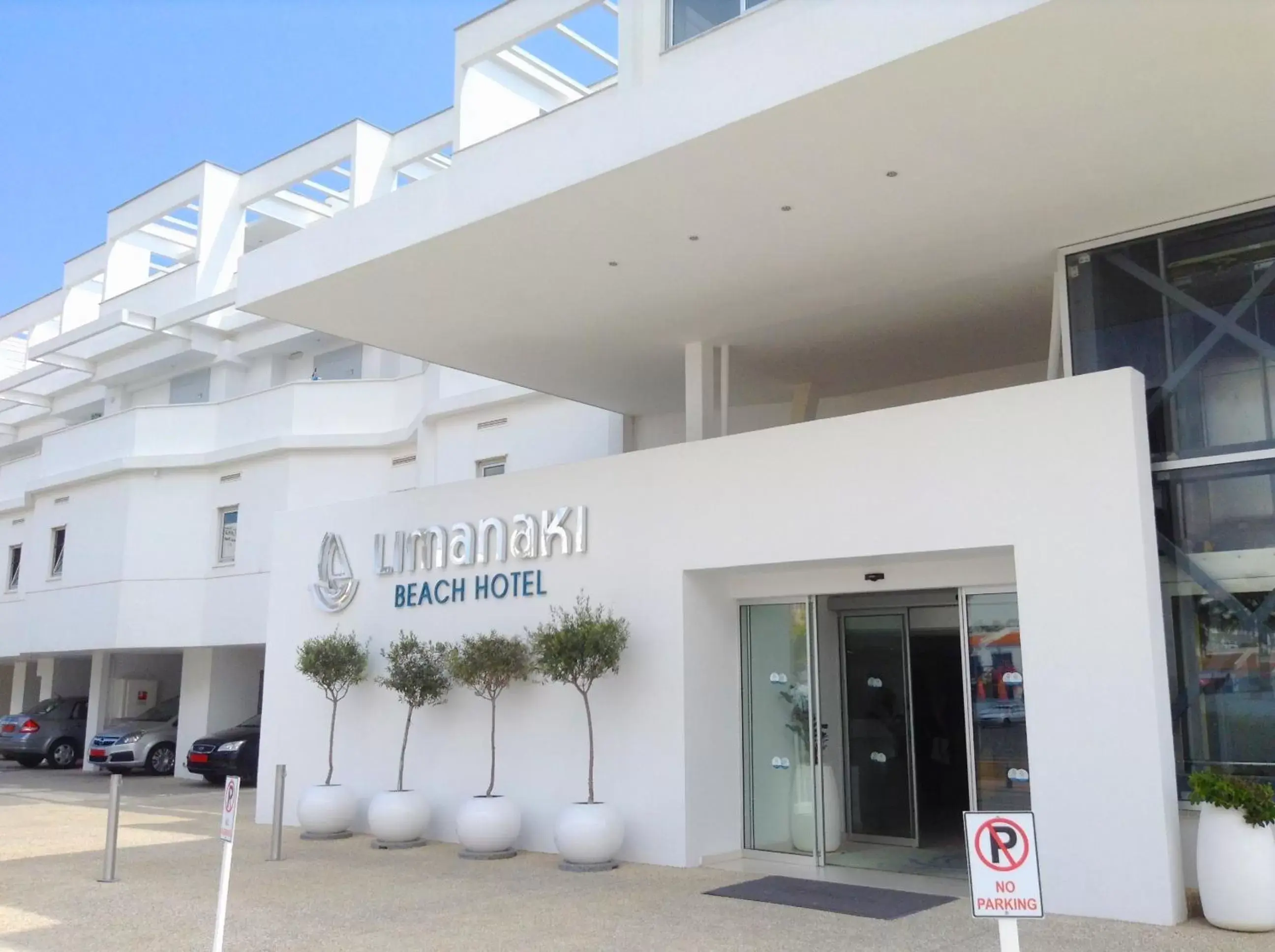 Property Building in Limanaki Beach Hotel & Suites