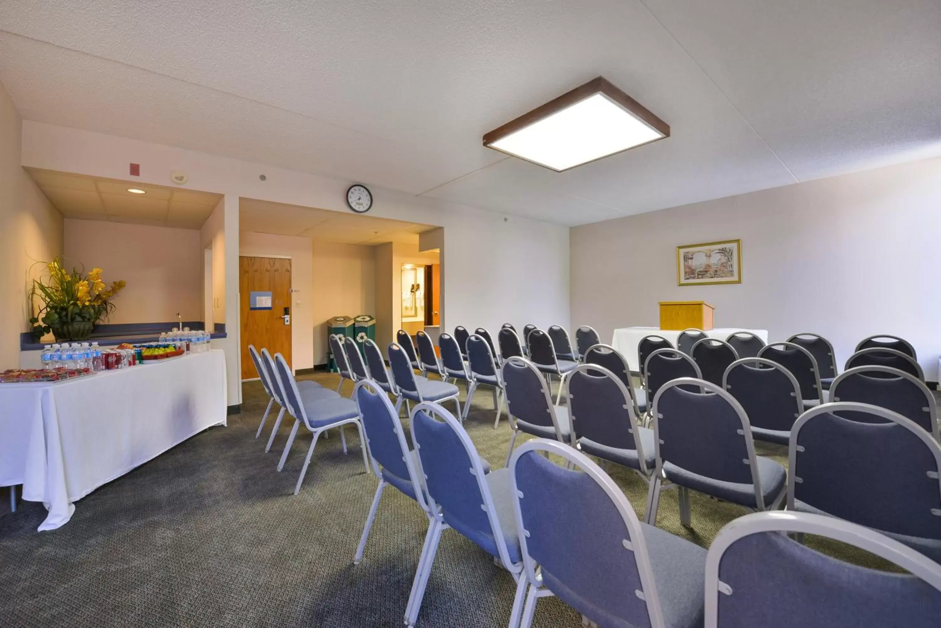 Business facilities in Greenstay Hotel & Suites Central