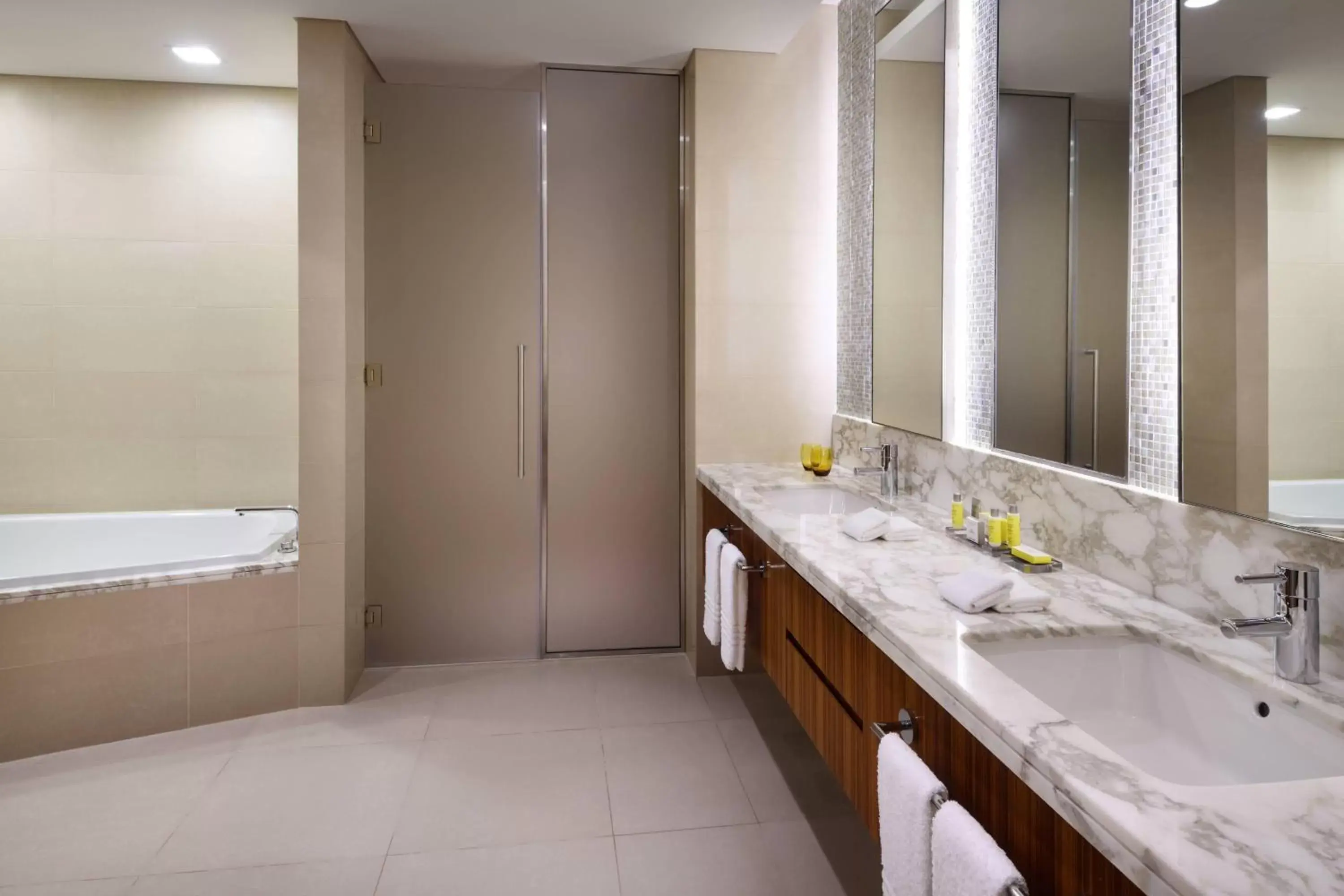 Bathroom in Marriott Hotel Downtown Abu Dhabi