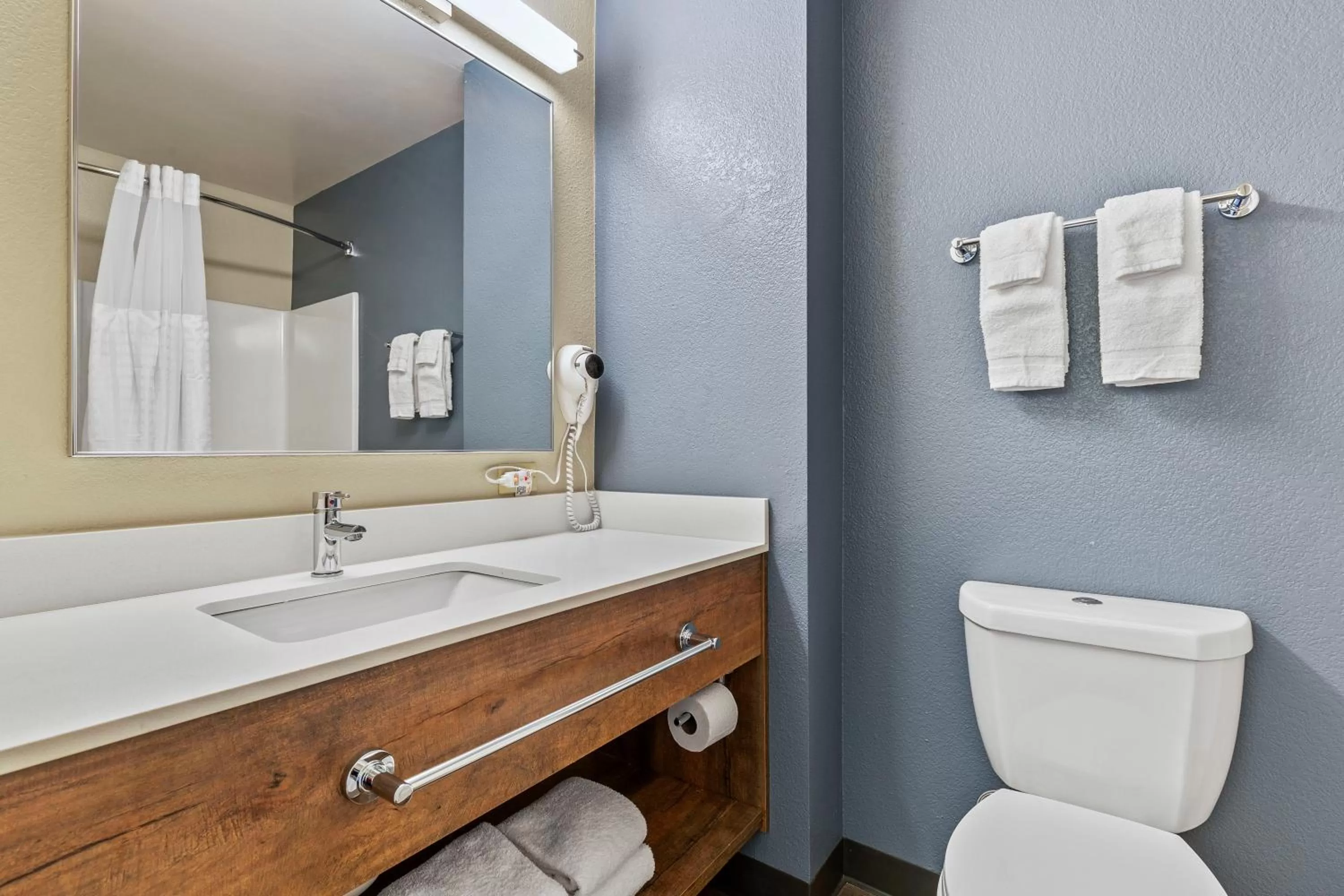 Bathroom in Extended Stay America Suites - San Ramon - Bishop Ranch - East