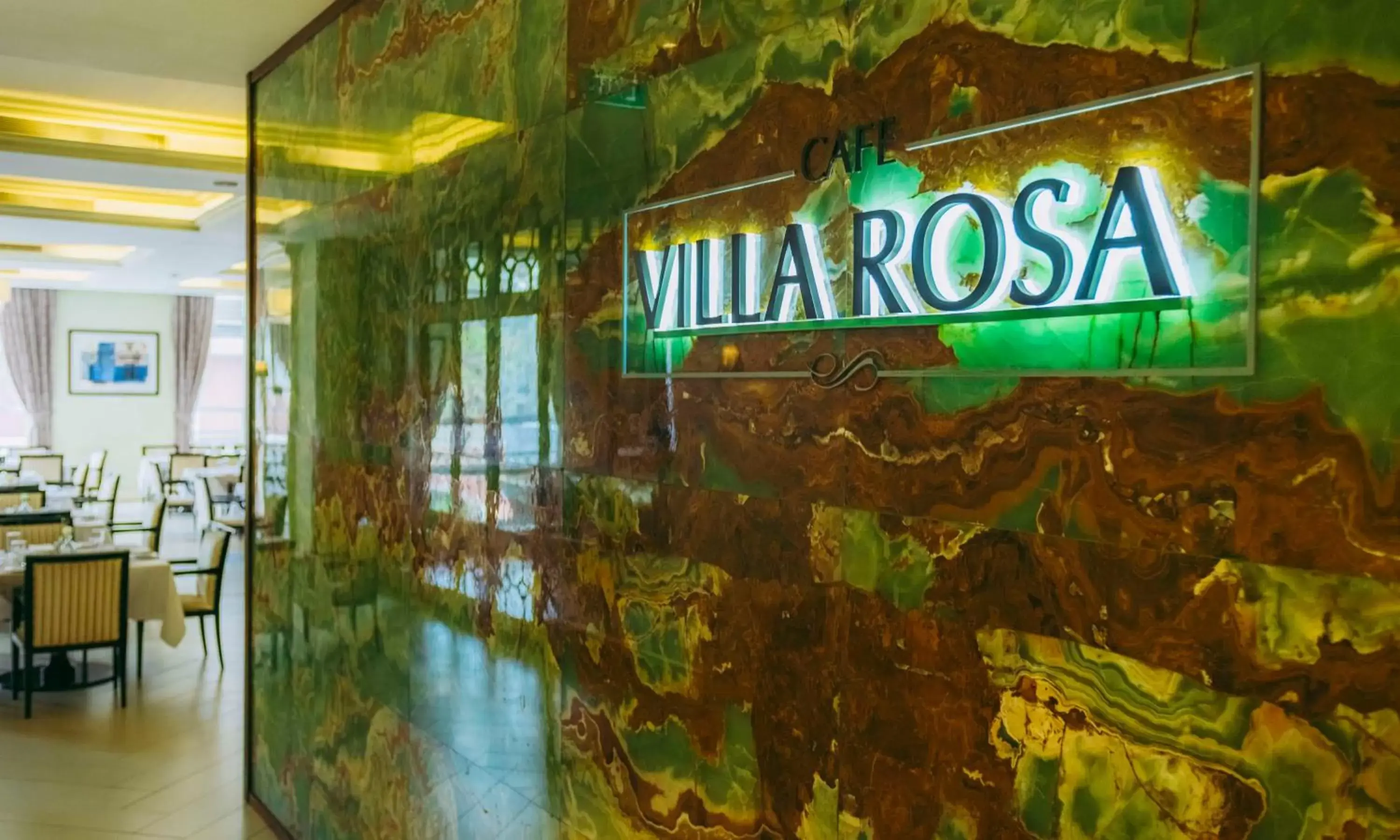 Restaurant/places to eat in Villa Rosa Kempinski