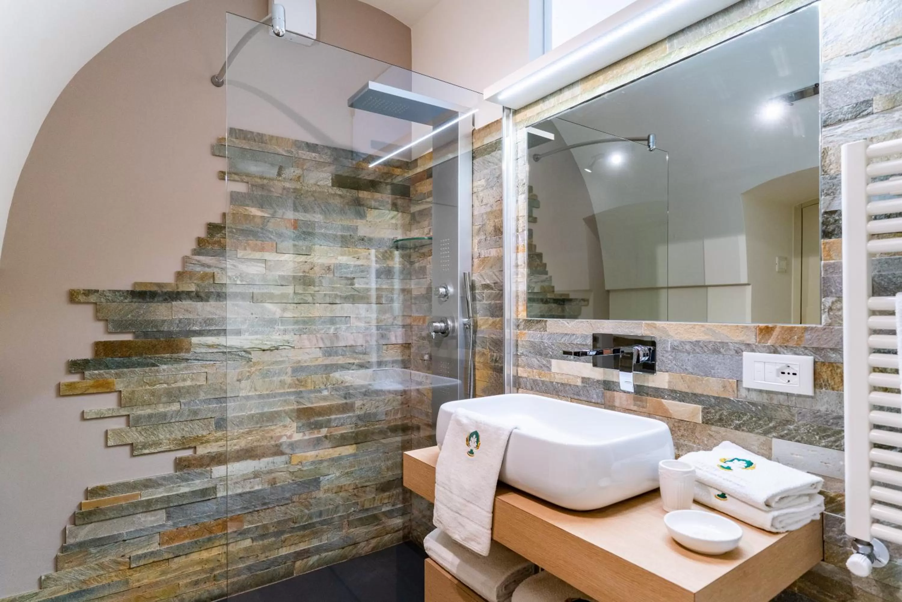 Shower in Palazzo Scotto