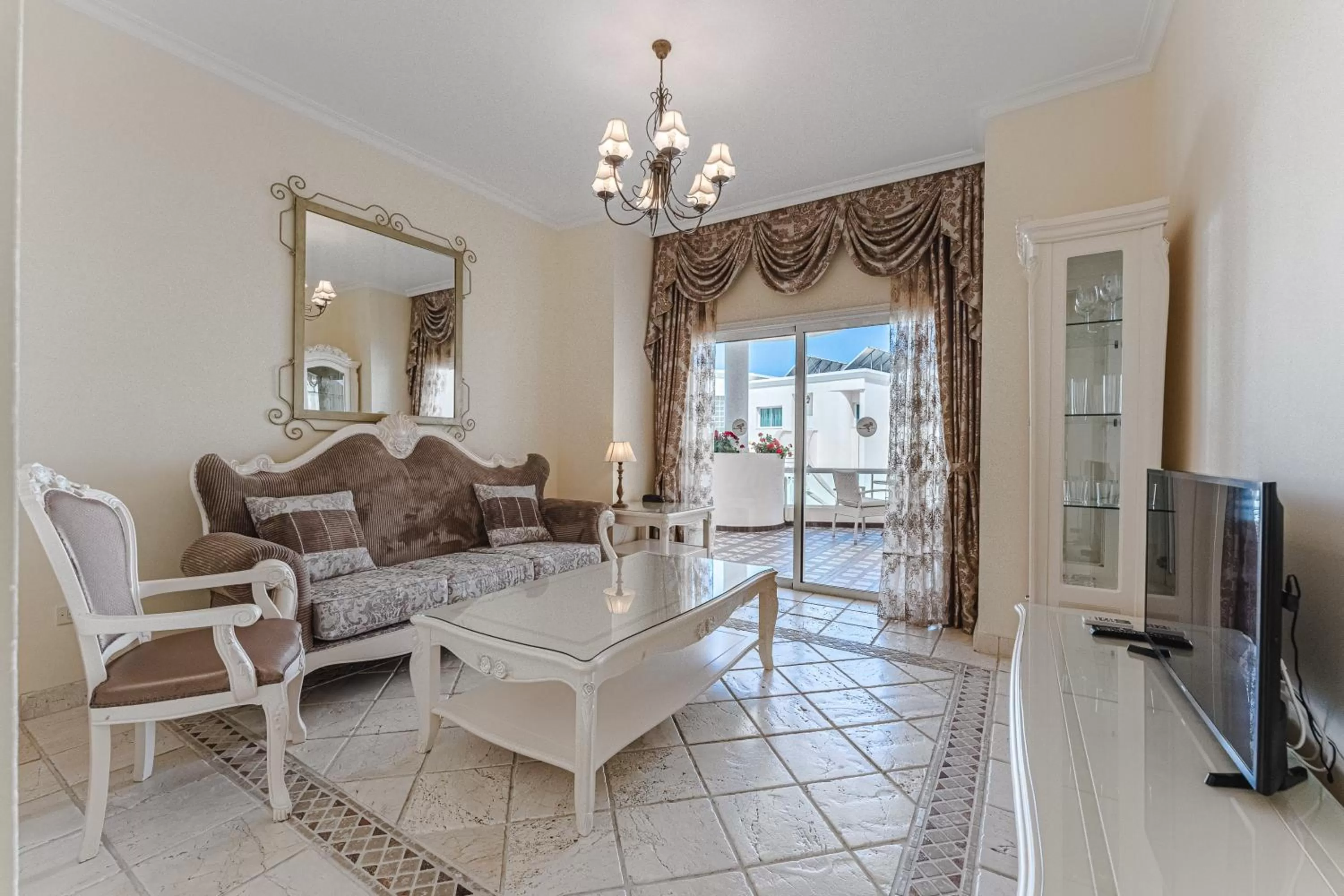 Living room in Flamingo Suites Boutique Hotel