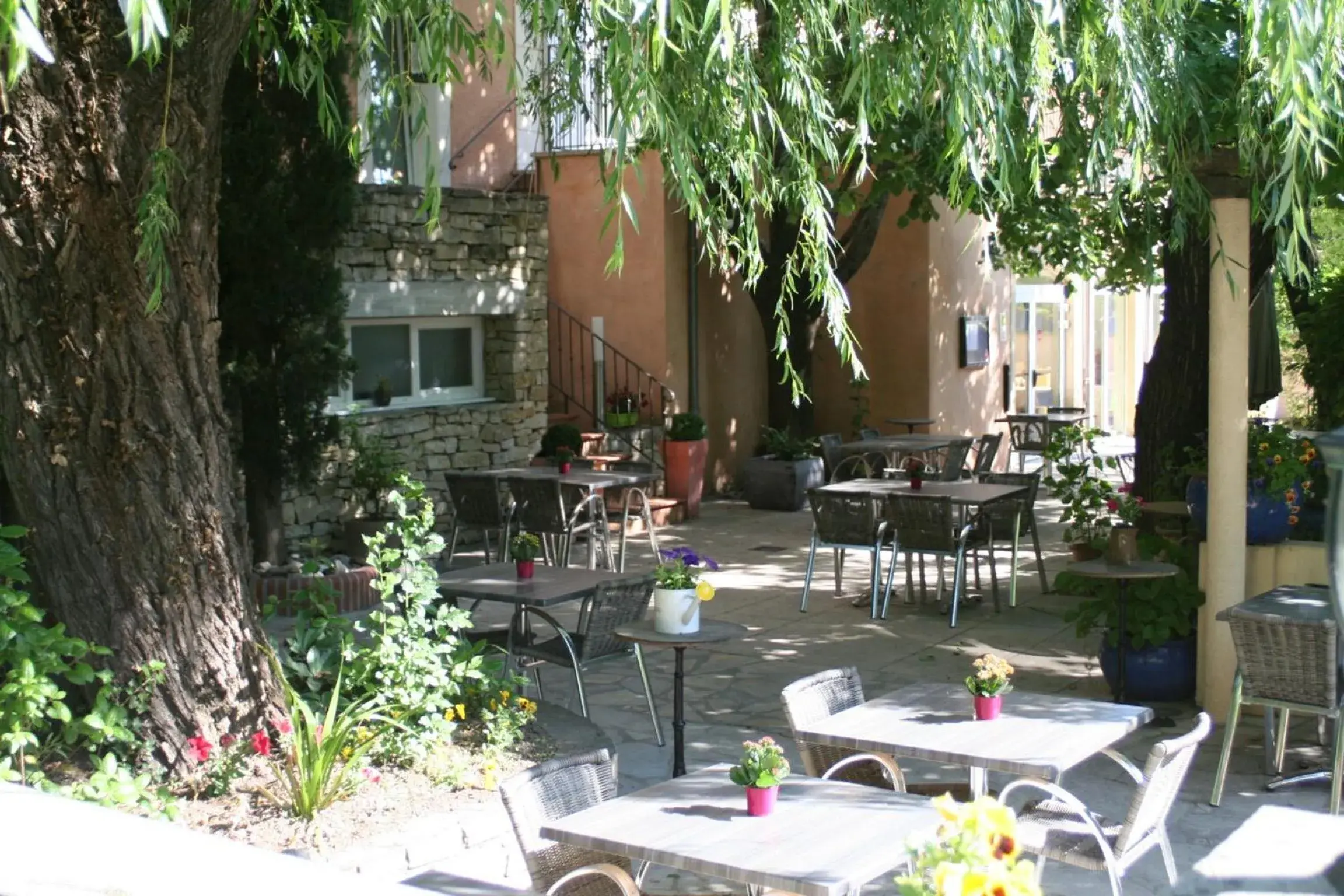 Patio, Restaurant/Places to Eat in Le Relais du Vivarais