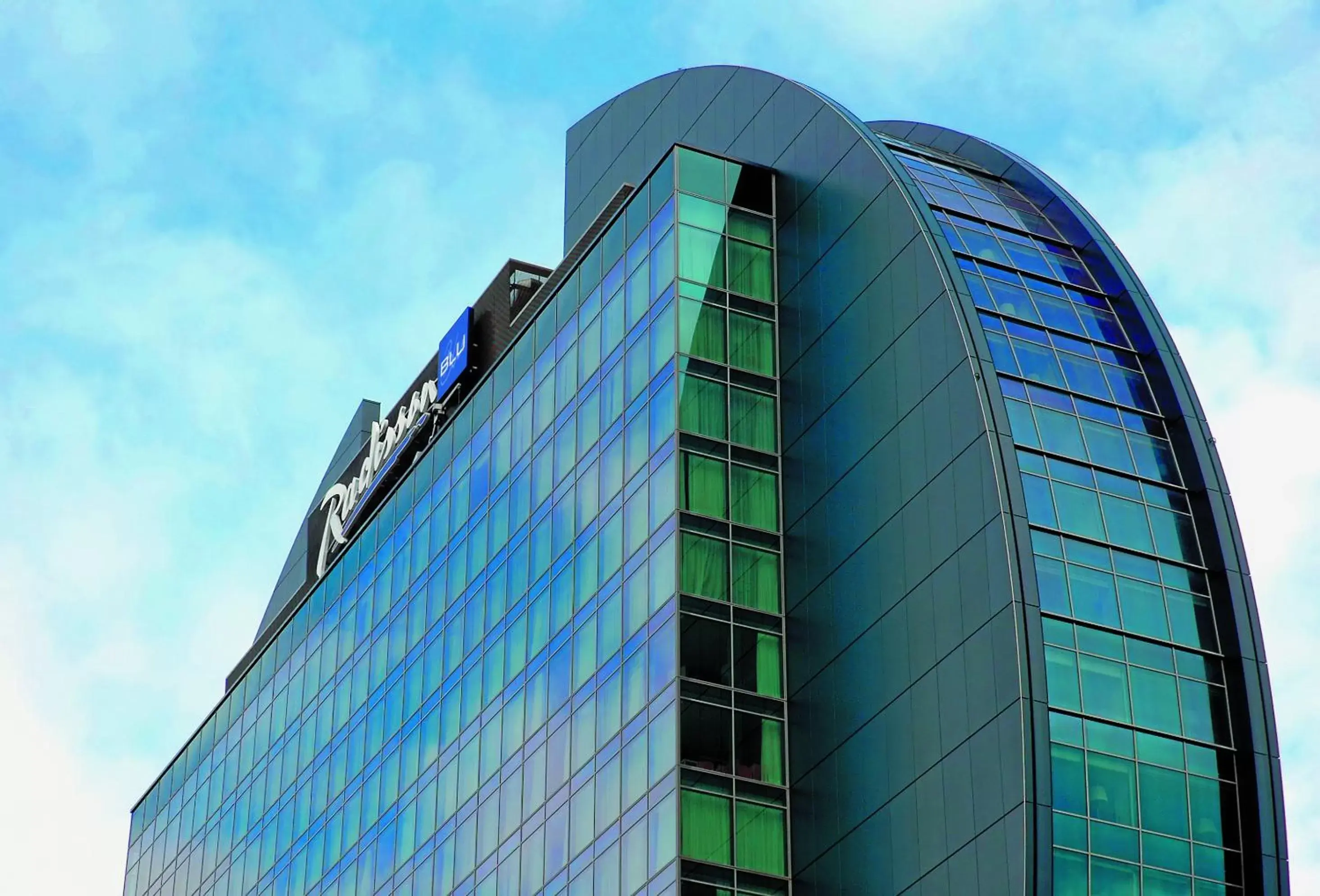 Facade/entrance, Property Building in Radisson Blu Hotel Frankfurt