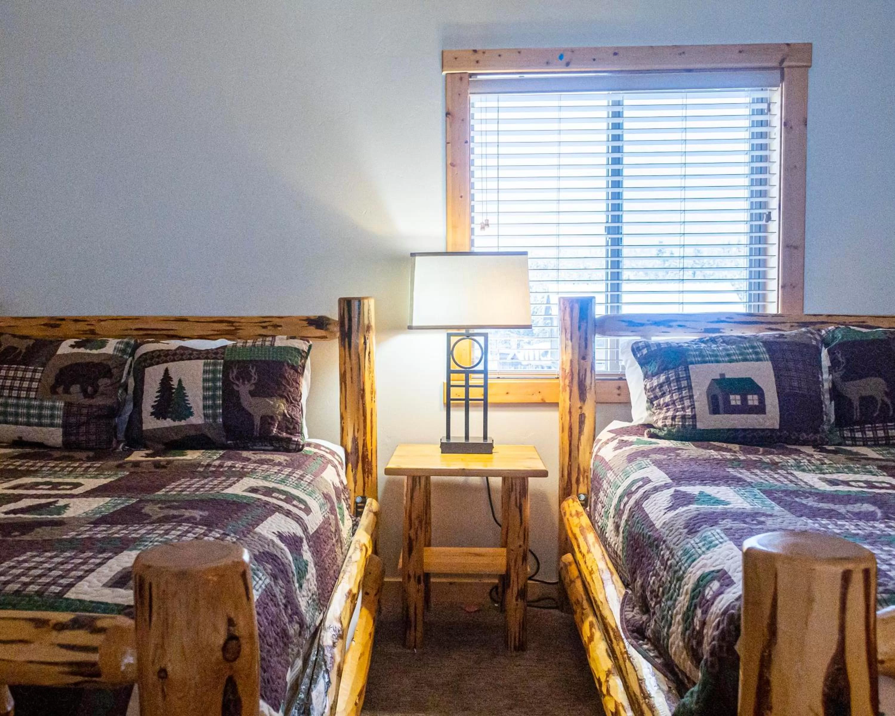 Bedroom, Bed in Sawtelle Mountain Resort