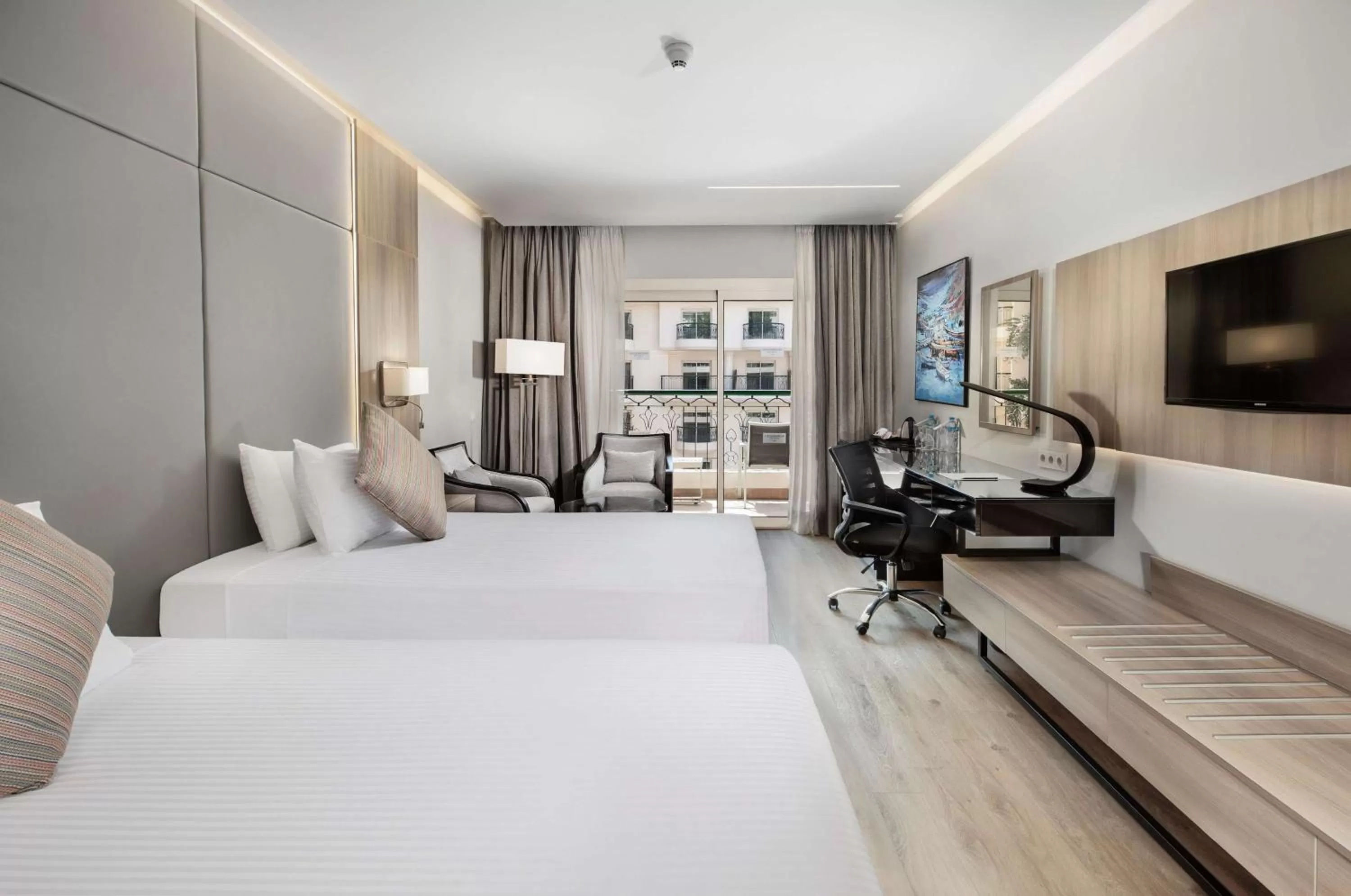 Bedroom, Bed in Steigenberger Nile Palace Luxor - Convention Center