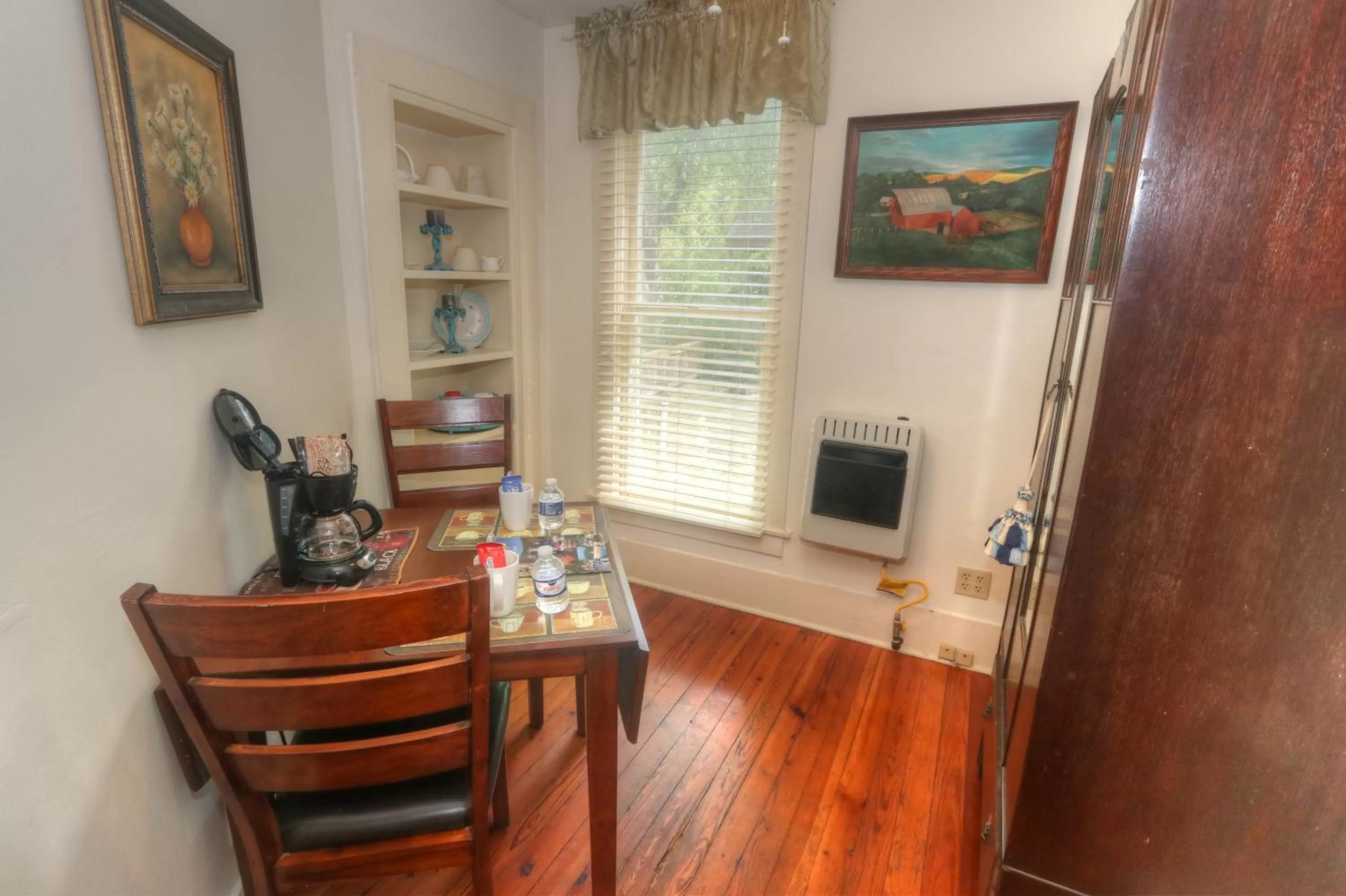 Dining Area in Hidden Springs Bed and Breakfast