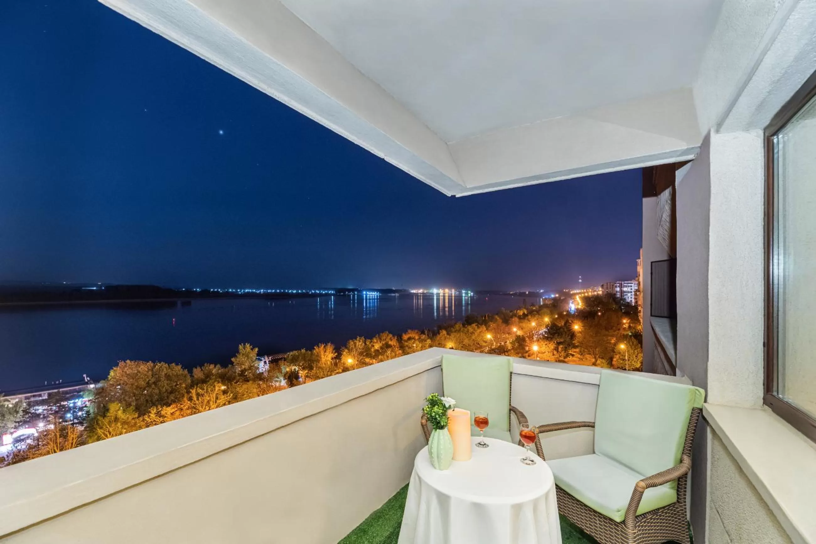 Balcony/Terrace in Faleza Hotel by Vega