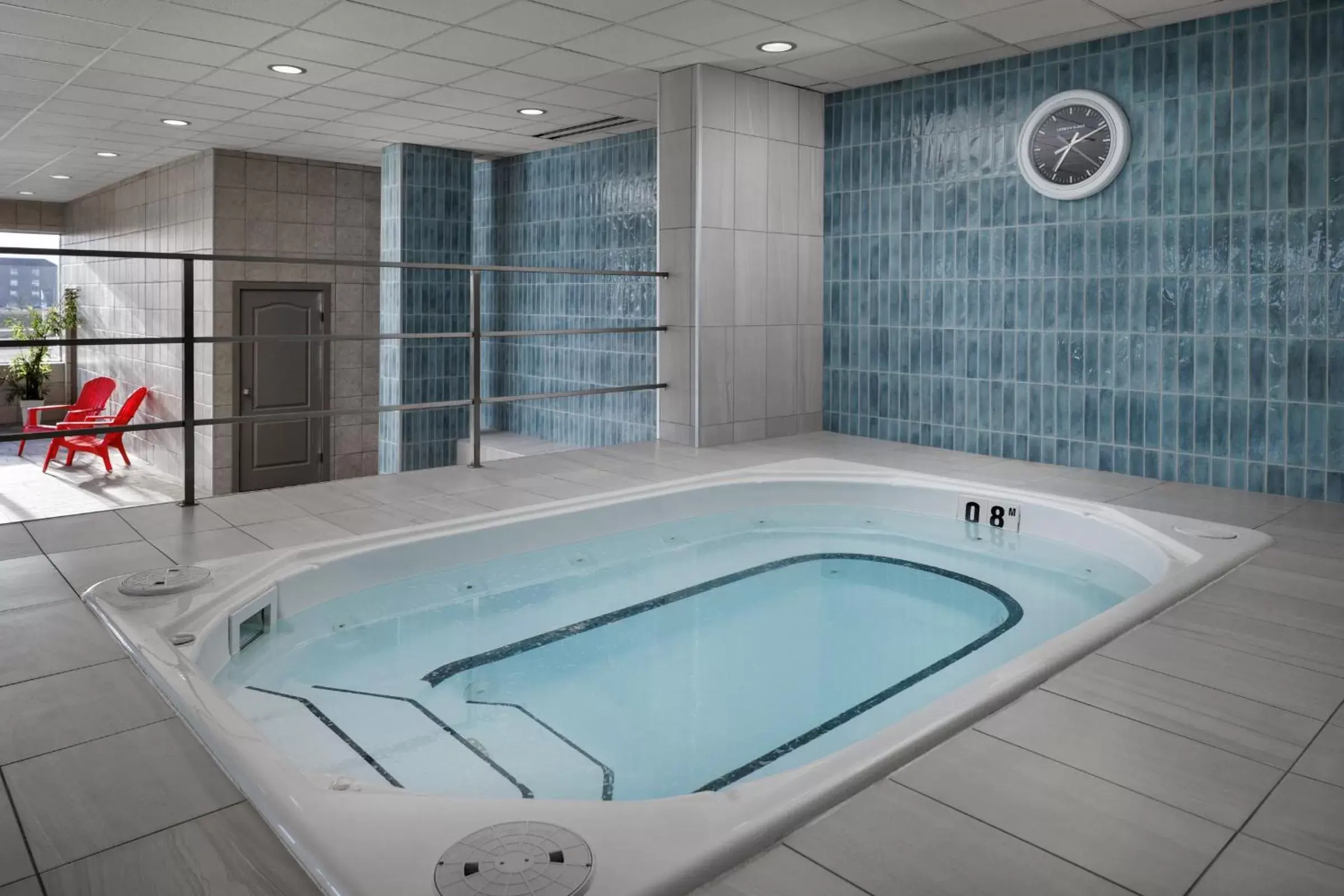 Hot Tub, Swimming Pool in Pomeroy Hotel & Conference Centre