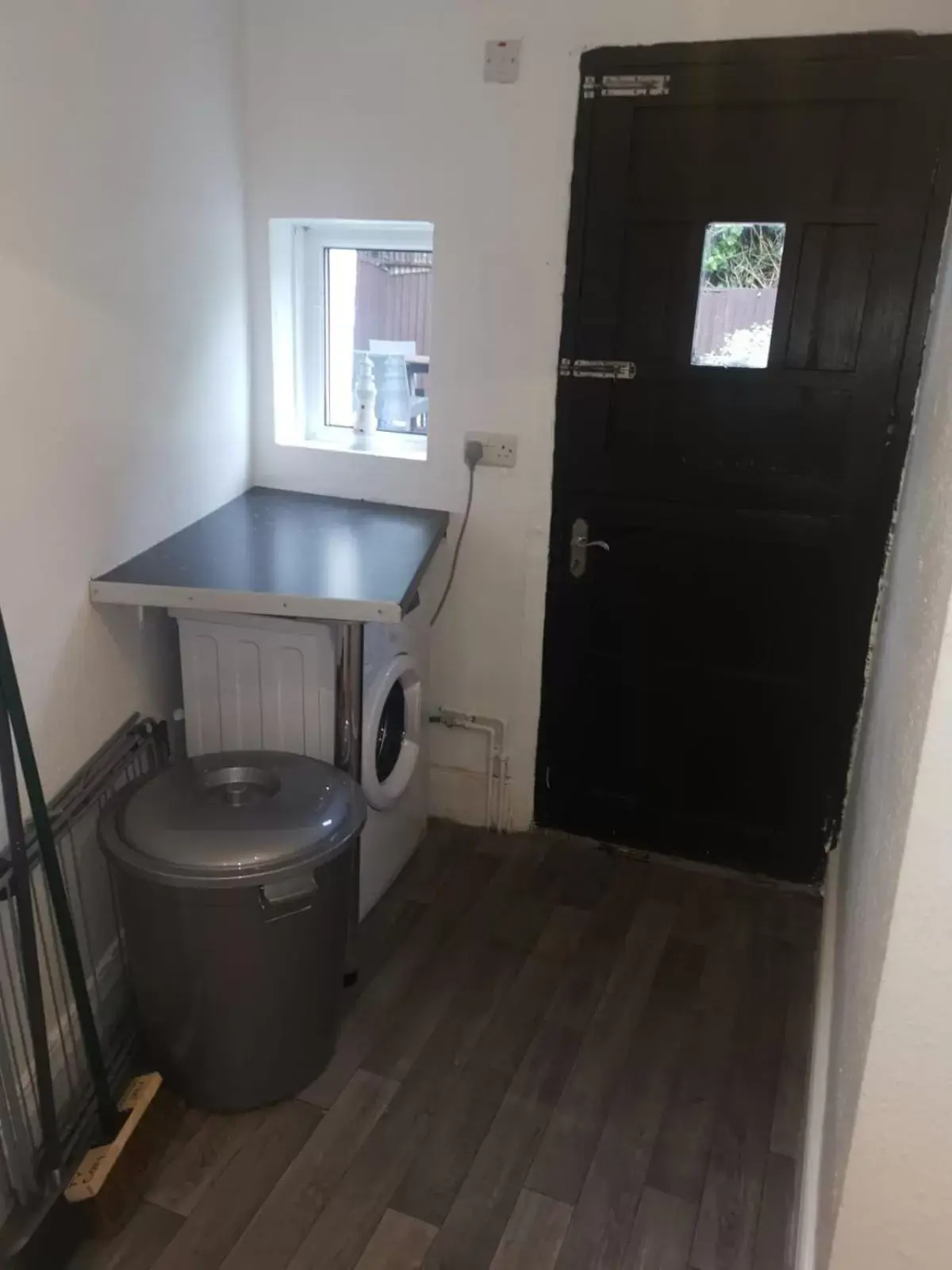 Property building, Bathroom in Ty Dre Town House