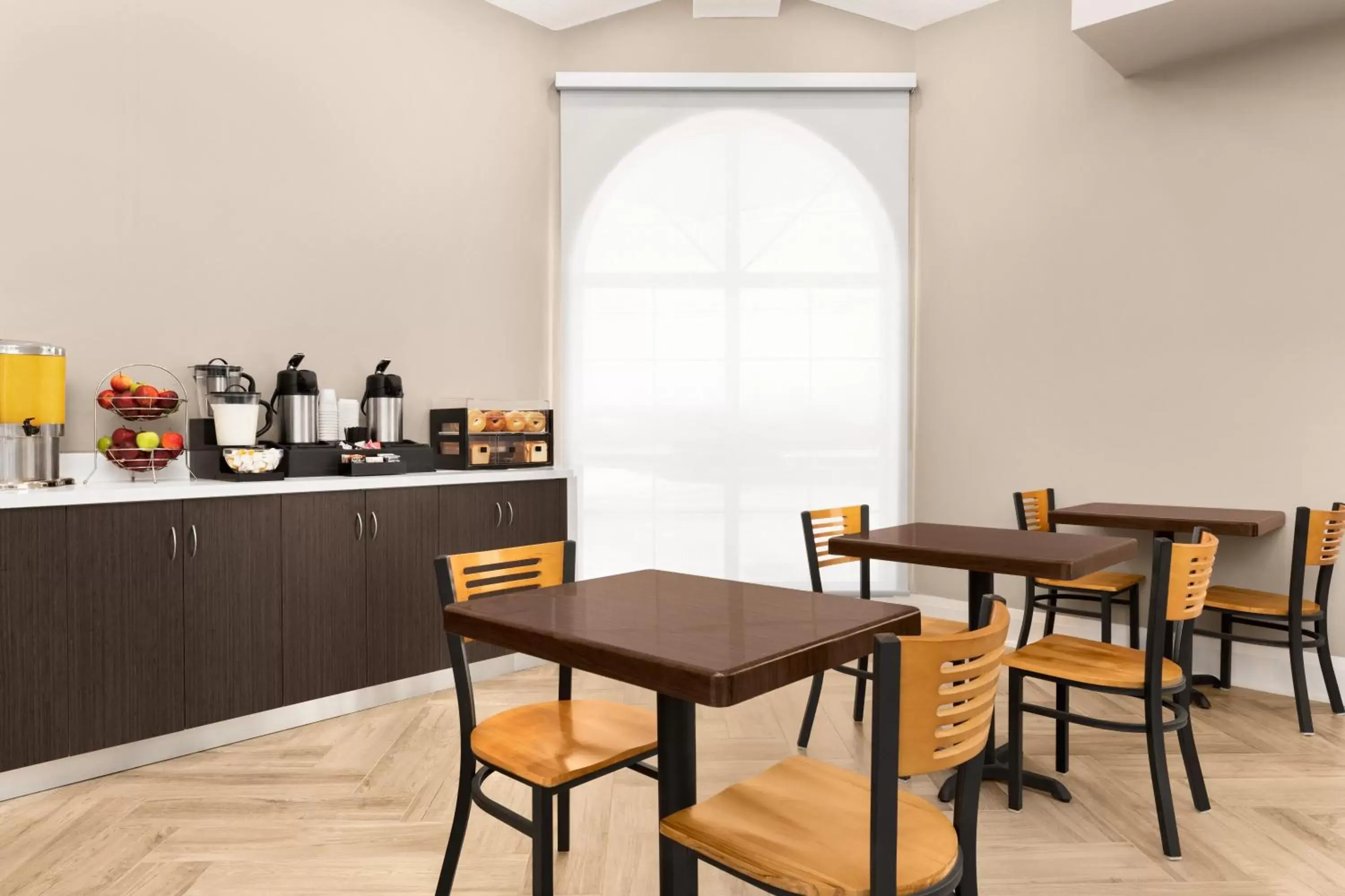 Continental breakfast, Restaurant/Places to Eat in Travelodge by Wyndham Timmins