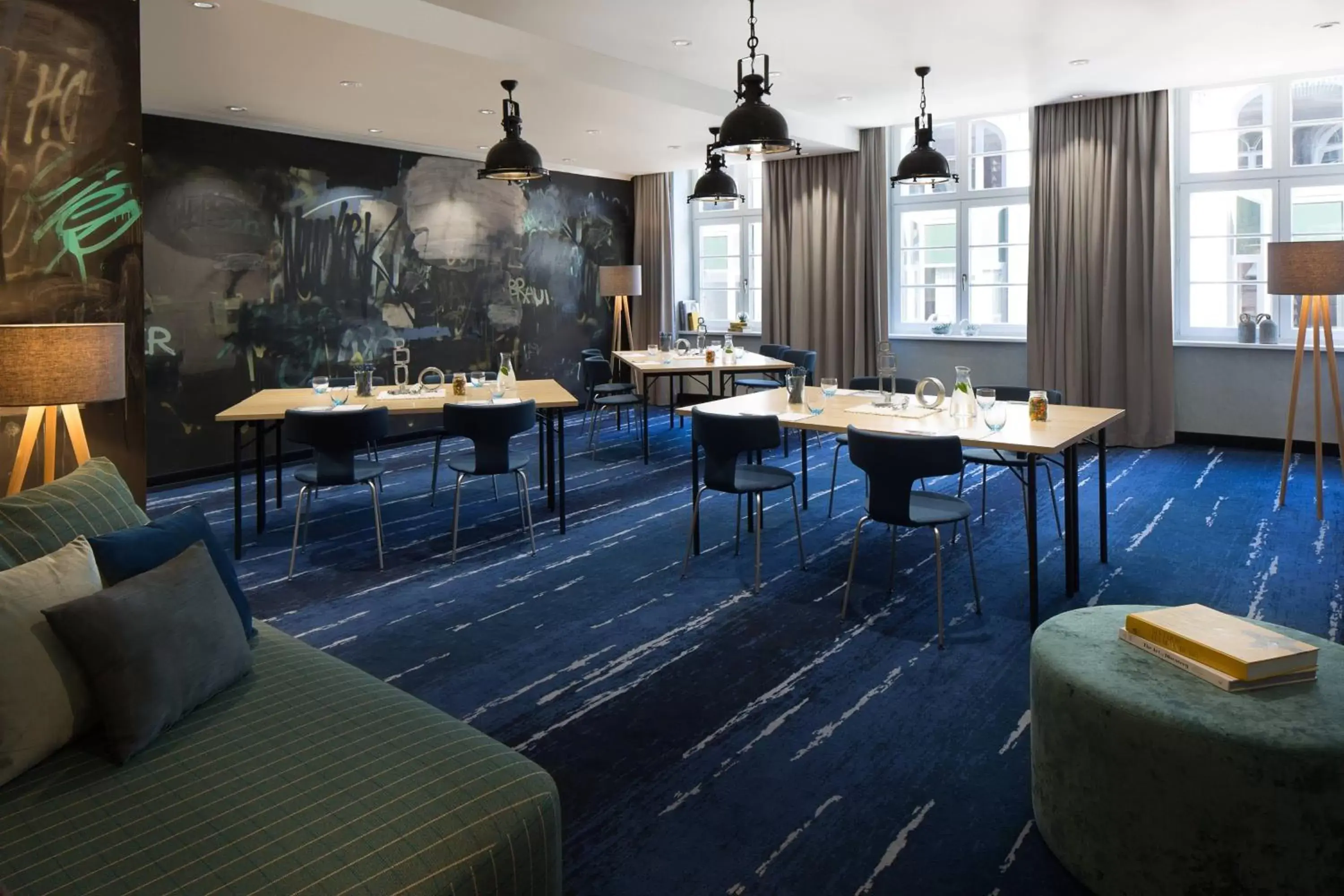 Meeting/conference room, Restaurant/Places to Eat in Renaissance Hamburg Hotel
