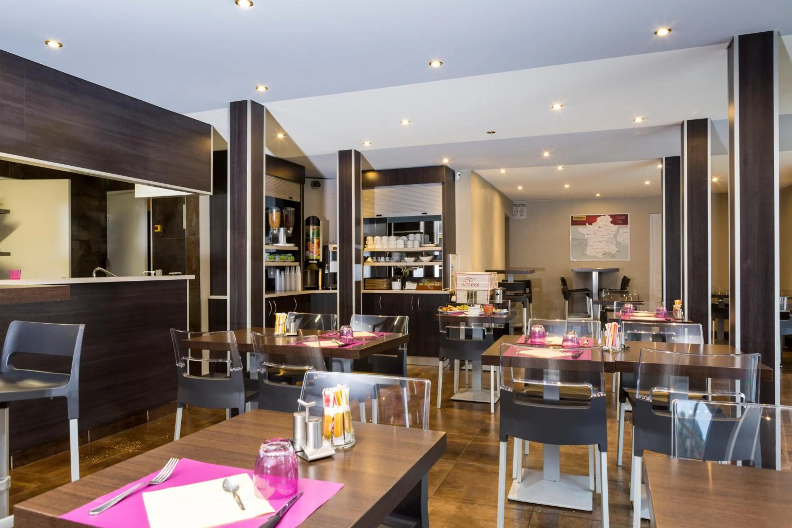 Restaurant/places to eat in Initial by balladins Lyon / Chanas