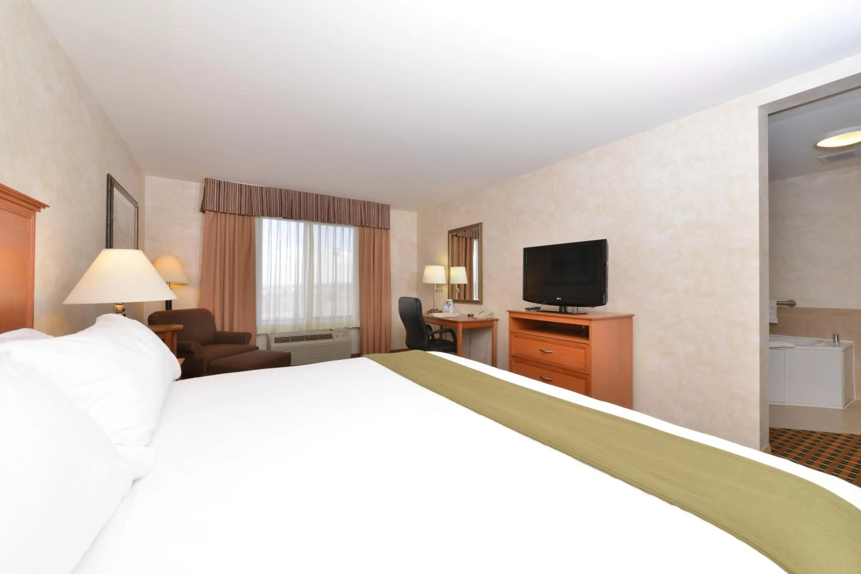 TV and multimedia, Bed in Holiday Inn Express Rawlins by IHG