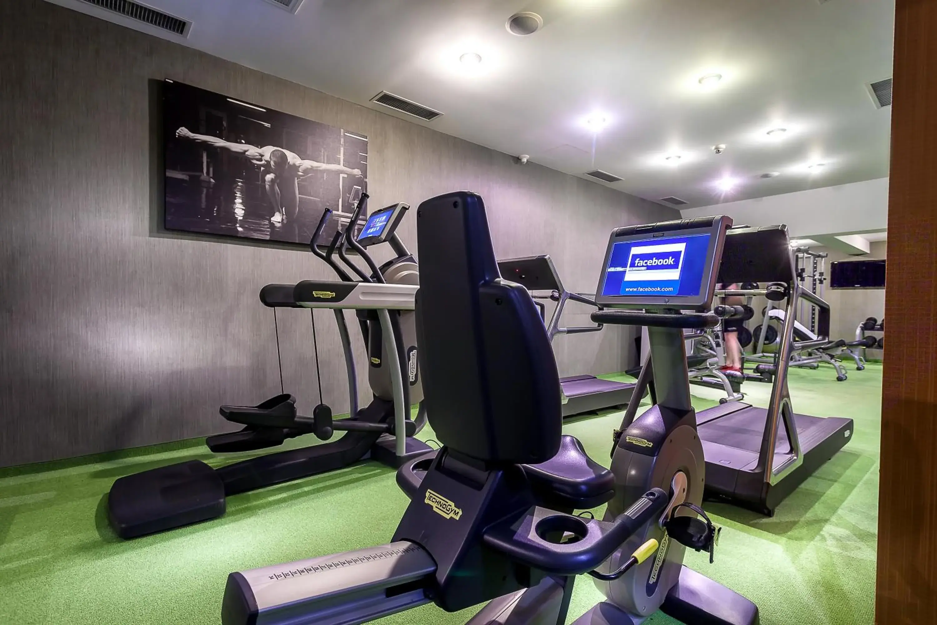 Activities, Fitness Center/Facilities in Plaza V Executive Hotel