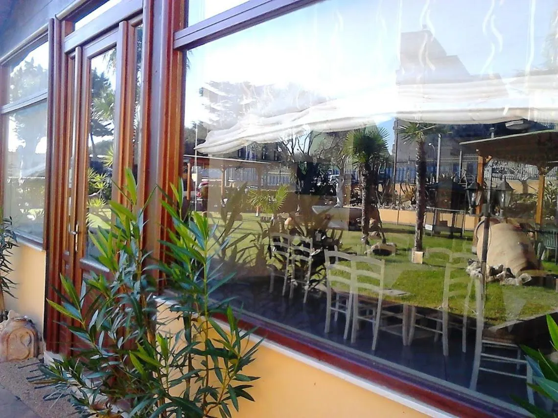 Facade/entrance in Green Park Hotel