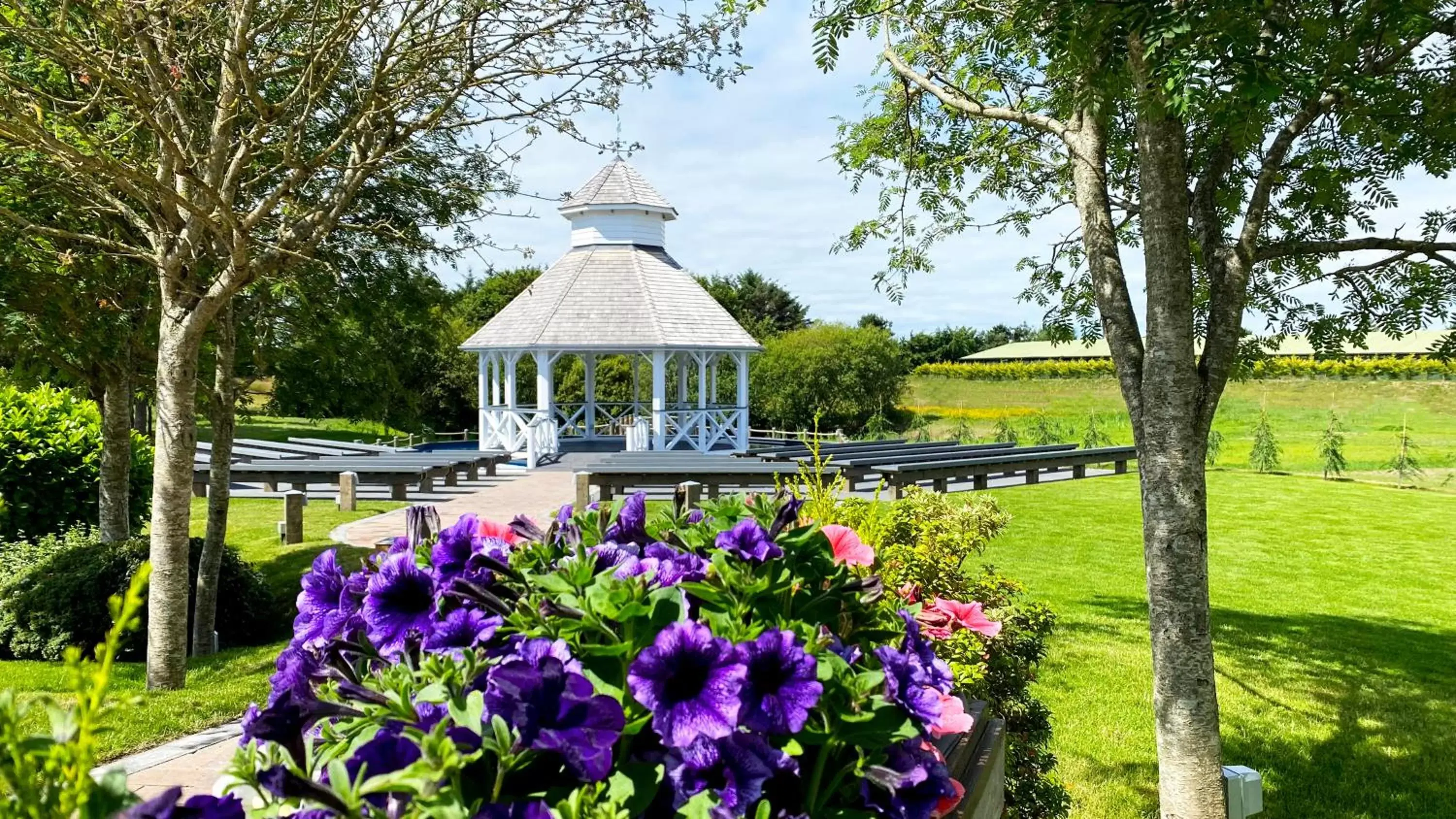 Garden in The Gailes Hotel & Spa