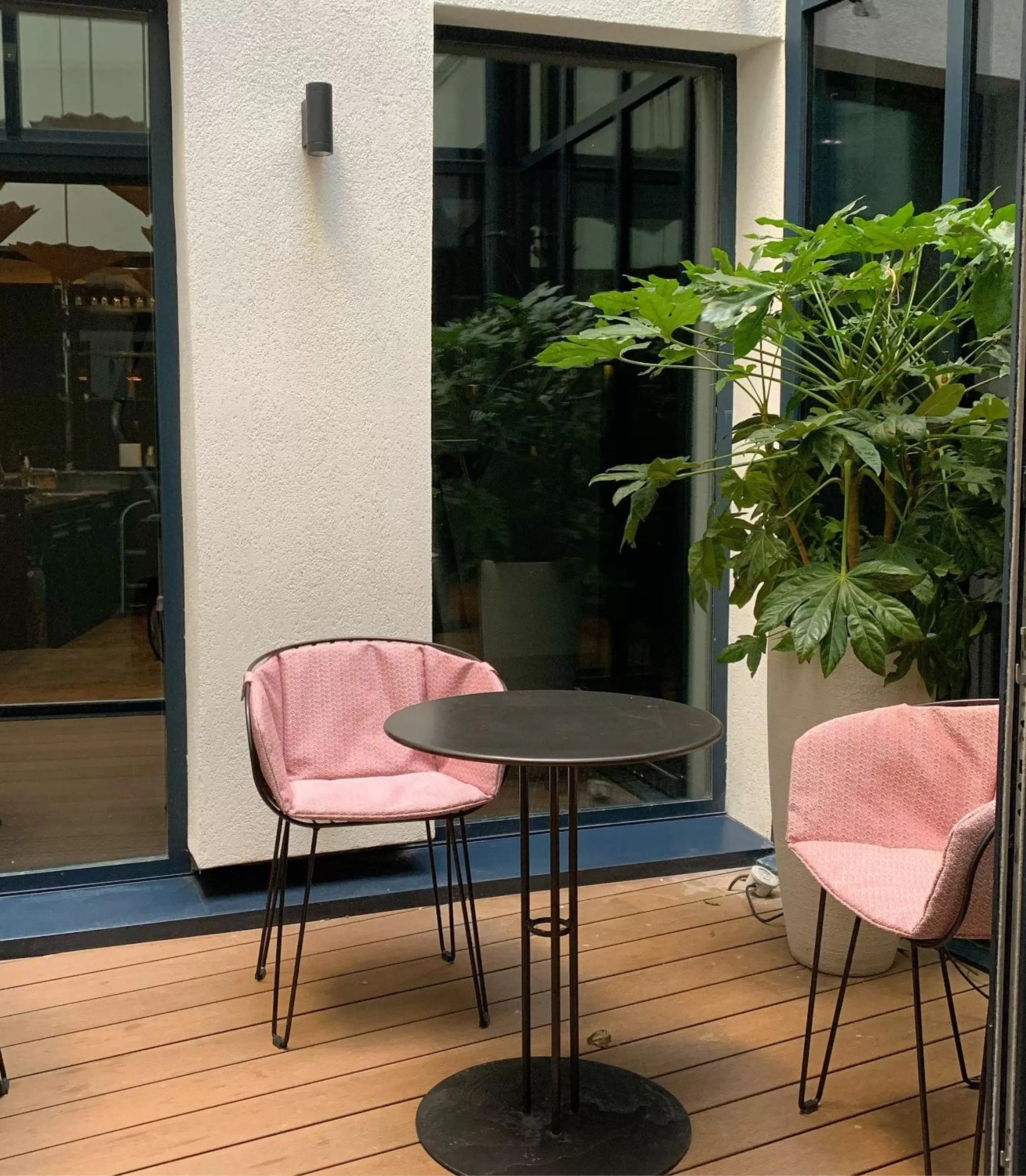 Patio in Hôtel Wallace, a Member of Design Hotels