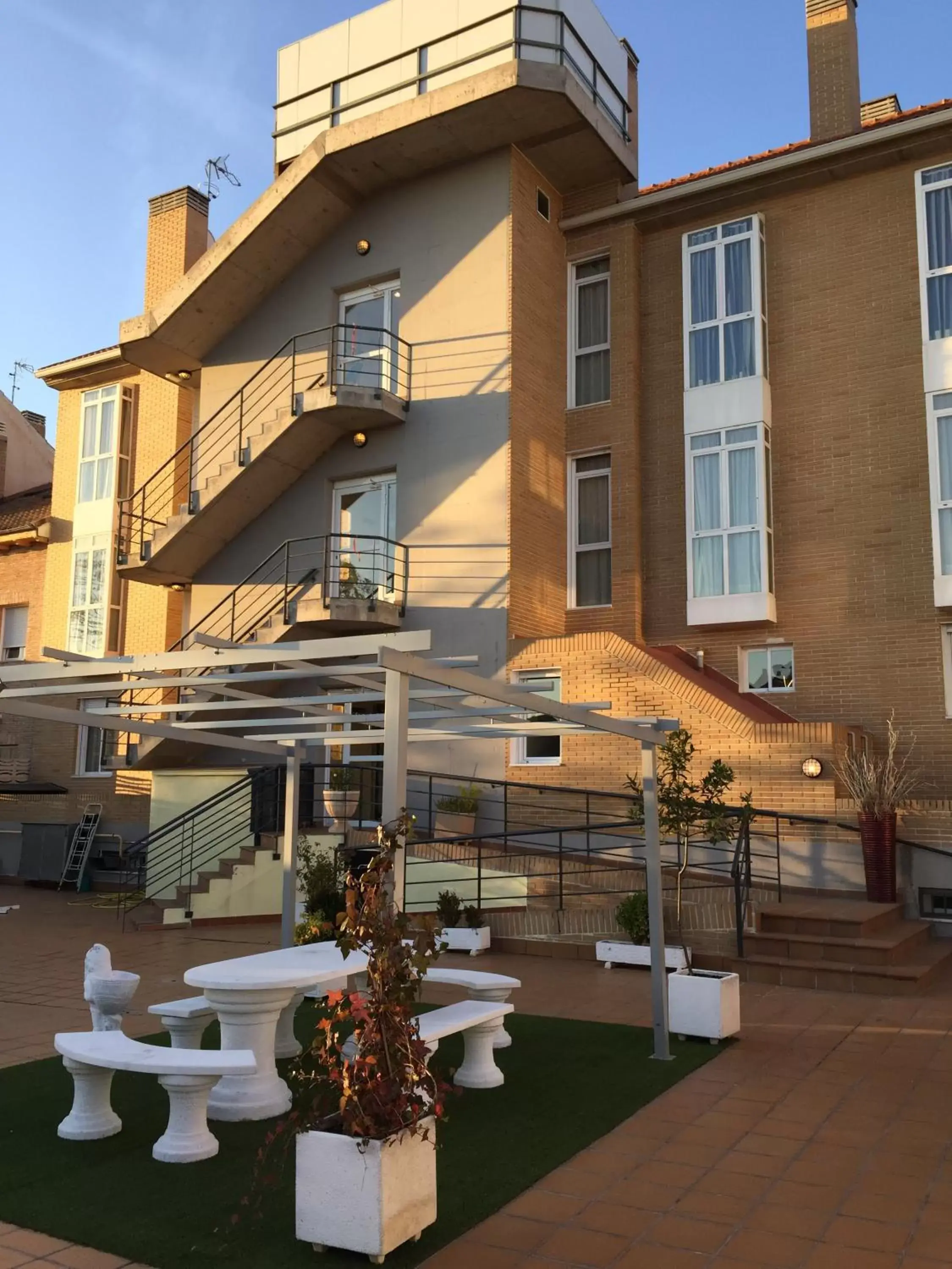 Property building in Hotel Barajas Plaza Property building in Hotel Barajas Plaza