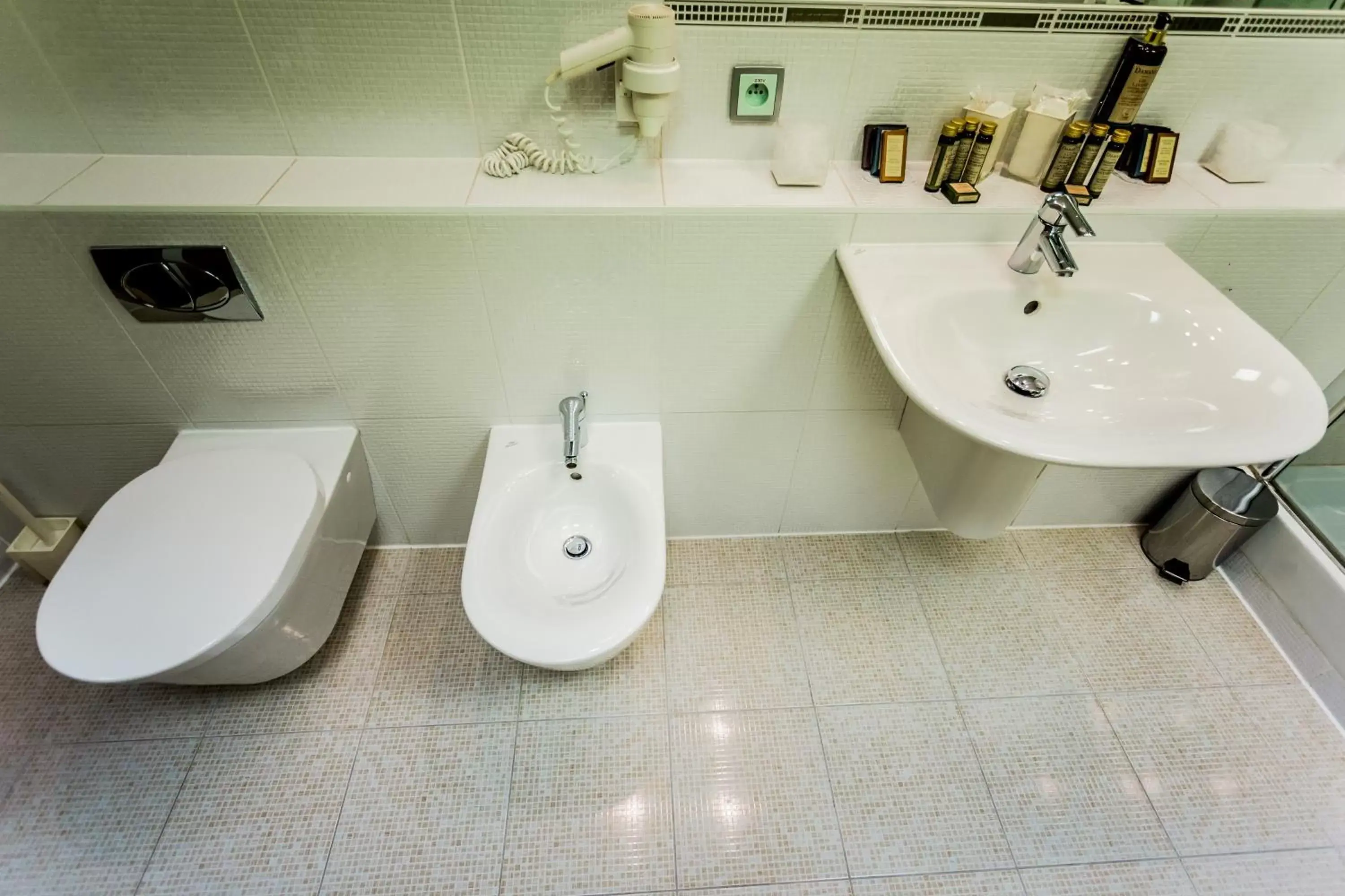 Toilet, Bathroom in Hotel SET