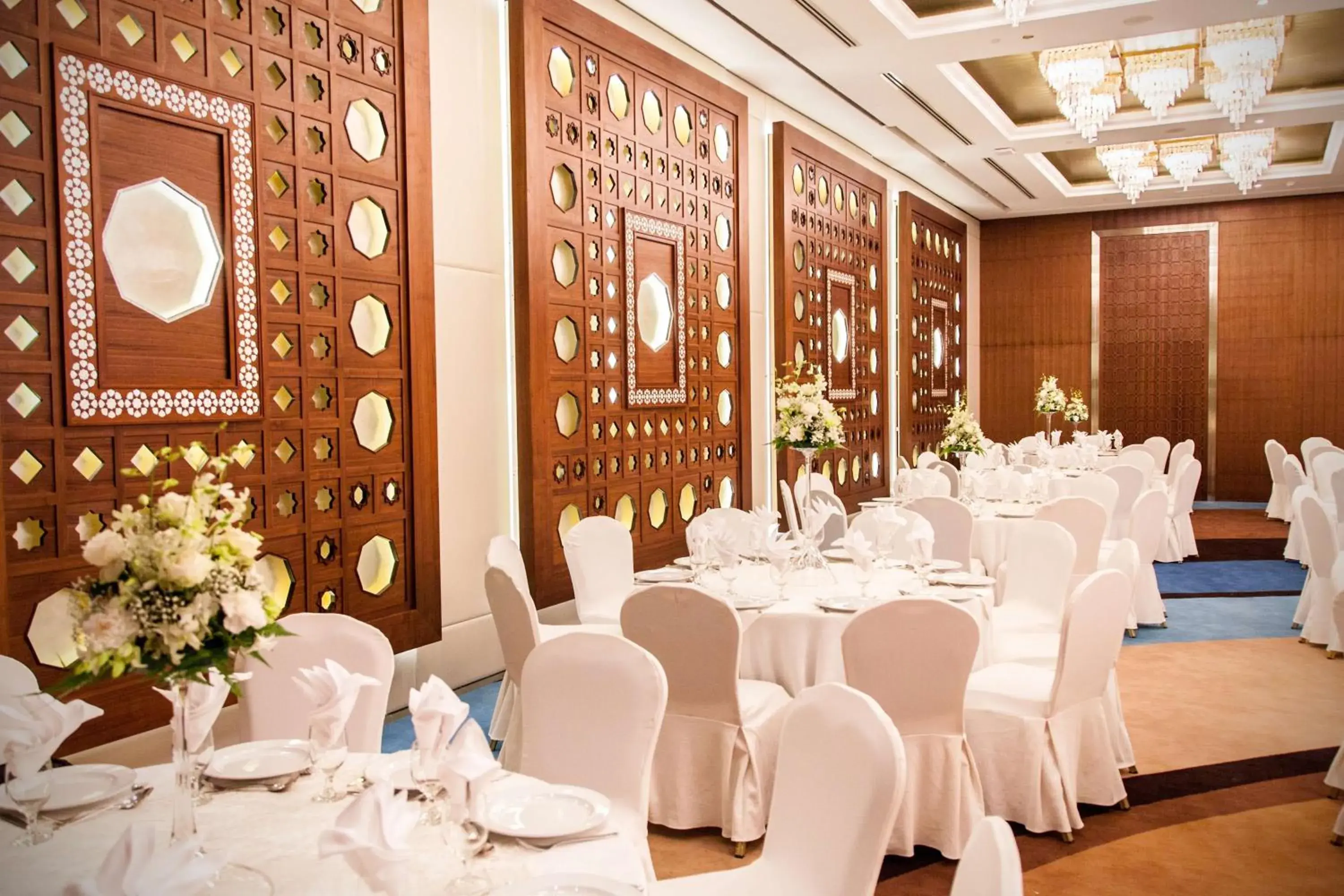 wedding, Banquet Facilities in Radisson Blu Hotel, Dubai Deira Creek