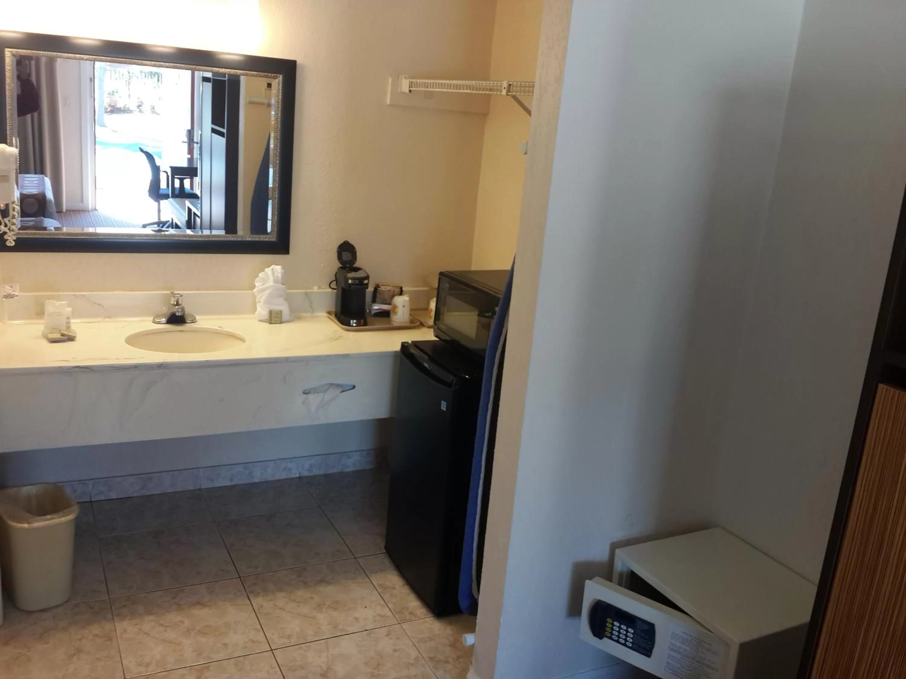 Decorative detail in Super 8 by Wyndham Florida City/Homestead/Everglades