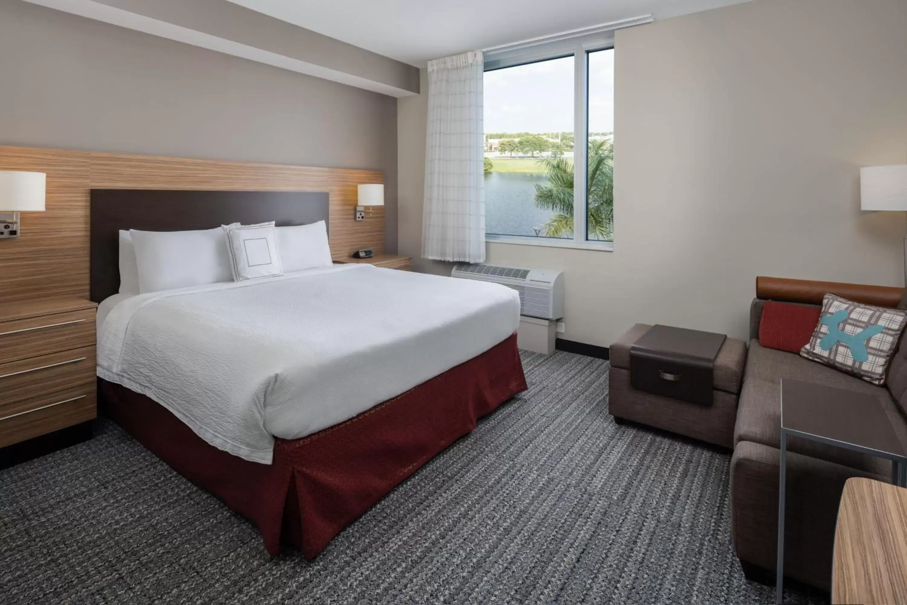 Bedroom, Bed in TownePlace Suites Miami Kendall West