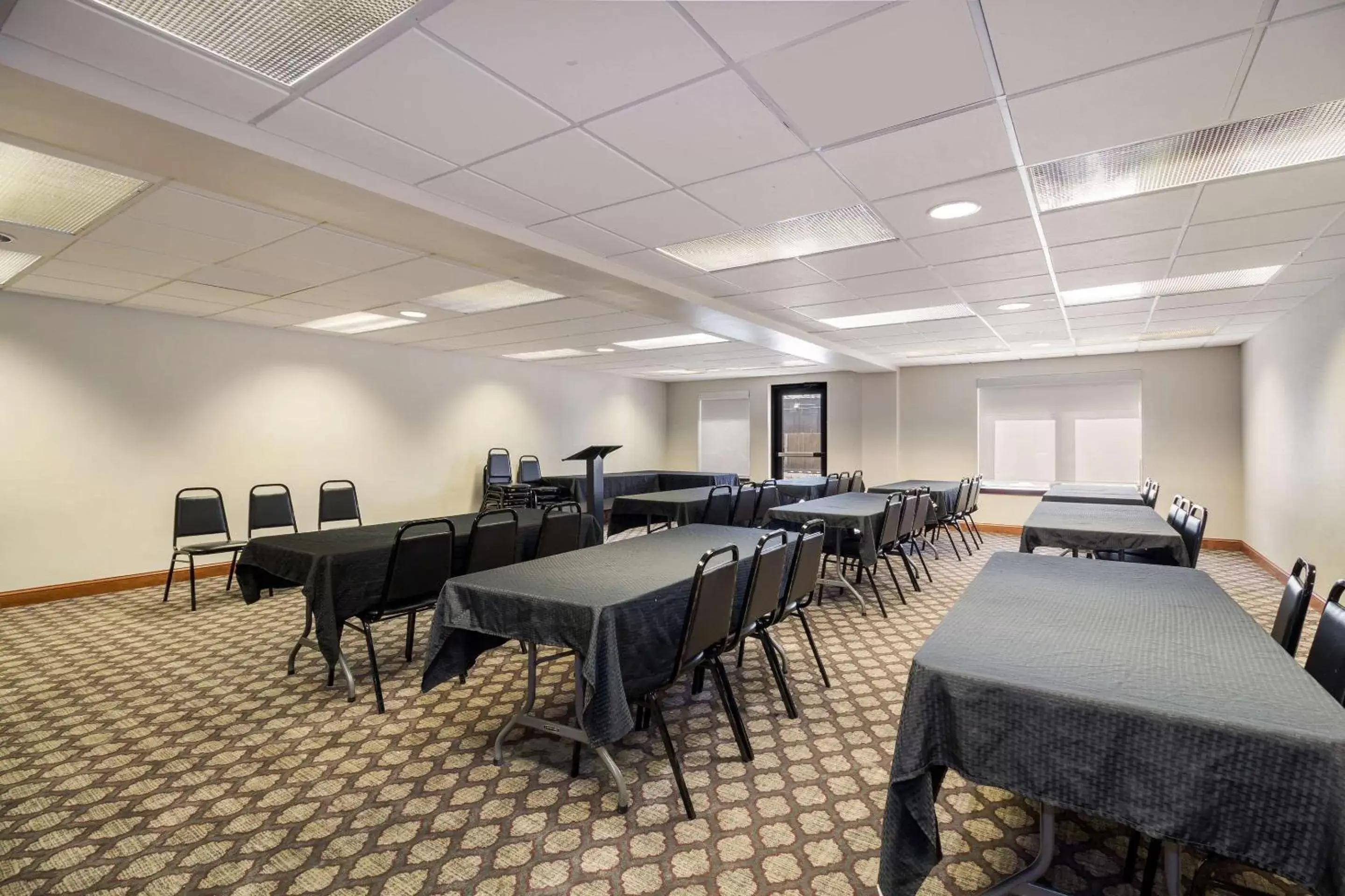 Meeting/conference room in Clarion Pointe Charleston - West Ashley