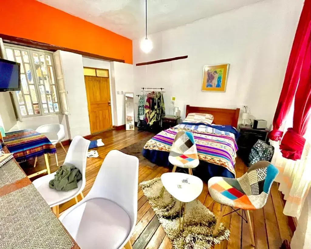 Deluxe Studio in Blue Door Housing Historic Quito Deluxe Studio in Blue Door Housing Historic Quito