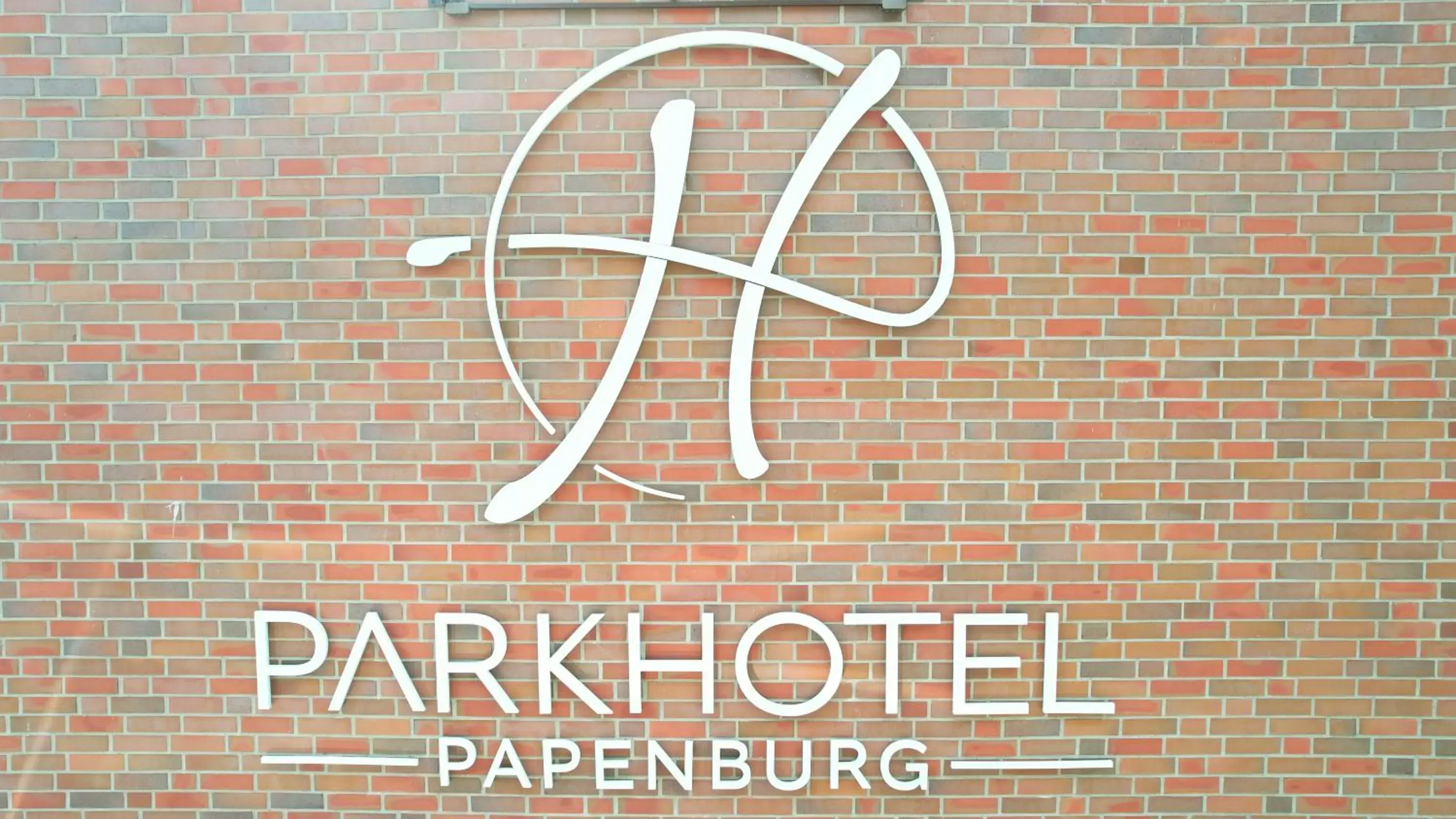 Property building, Property Logo/Sign in Parkhotel Papenburg