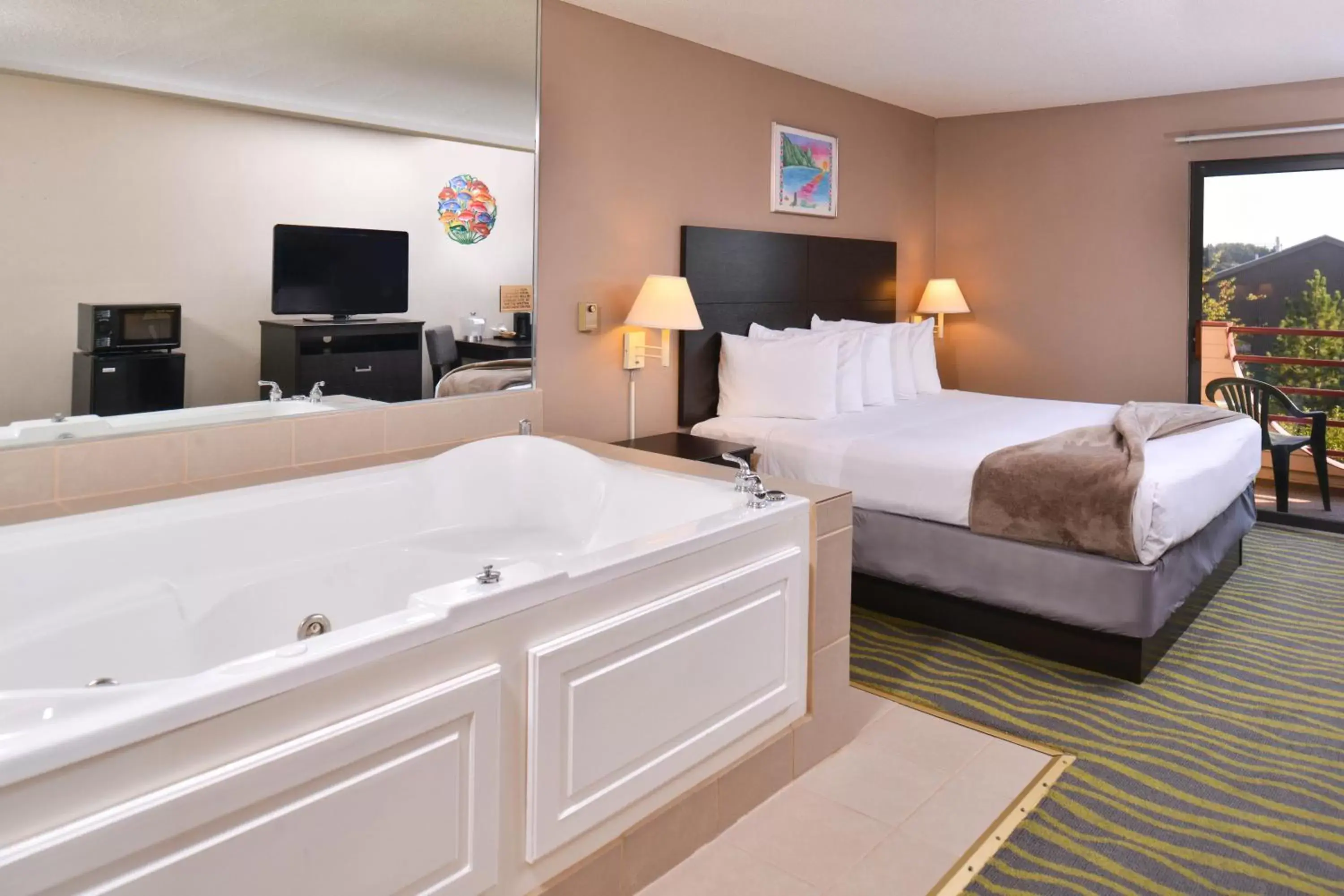 Hot Tub, Room Photo in Atlantis Family Waterpark Hotel