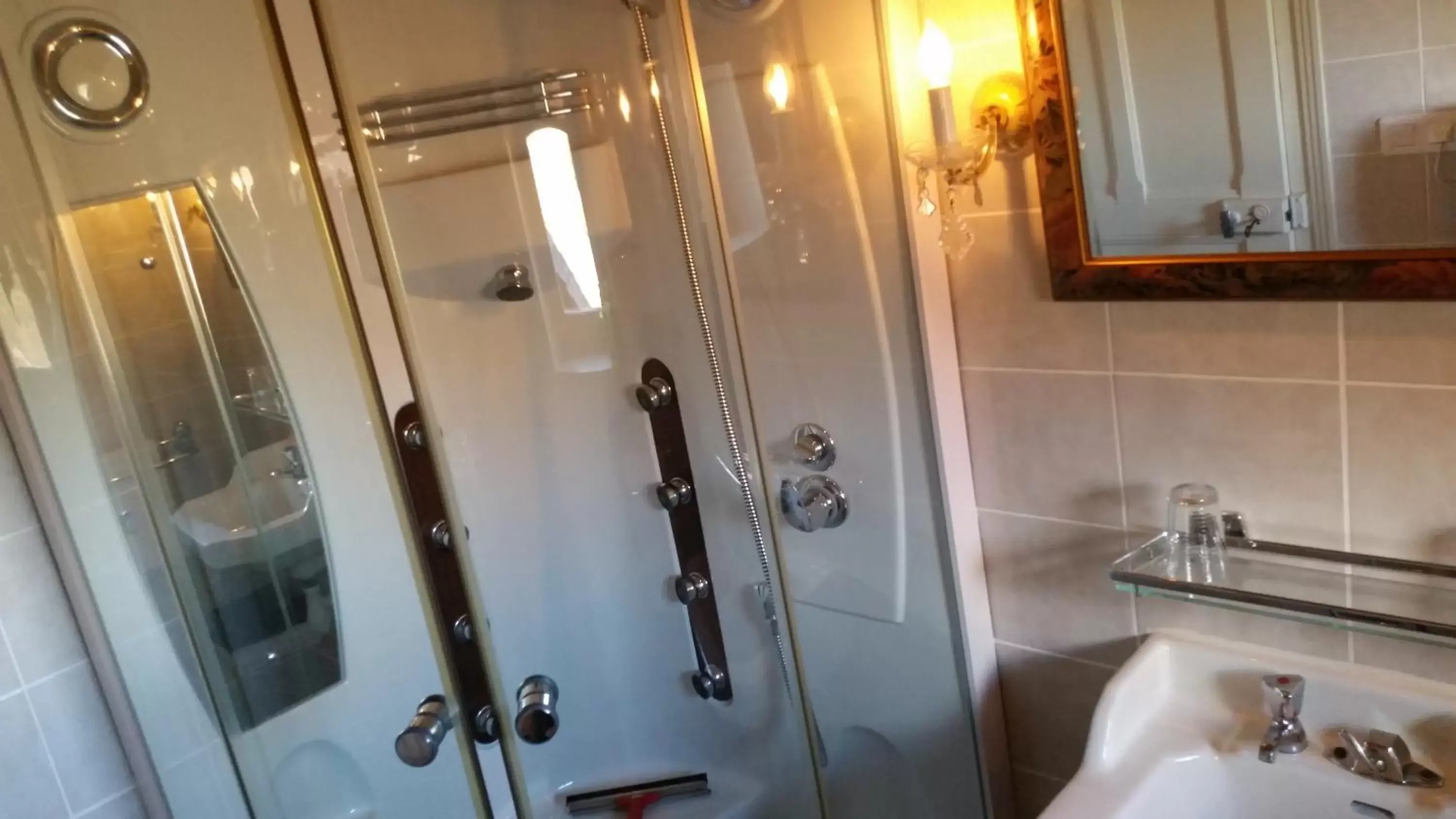 Shower, Bathroom in Bon Chez Nous