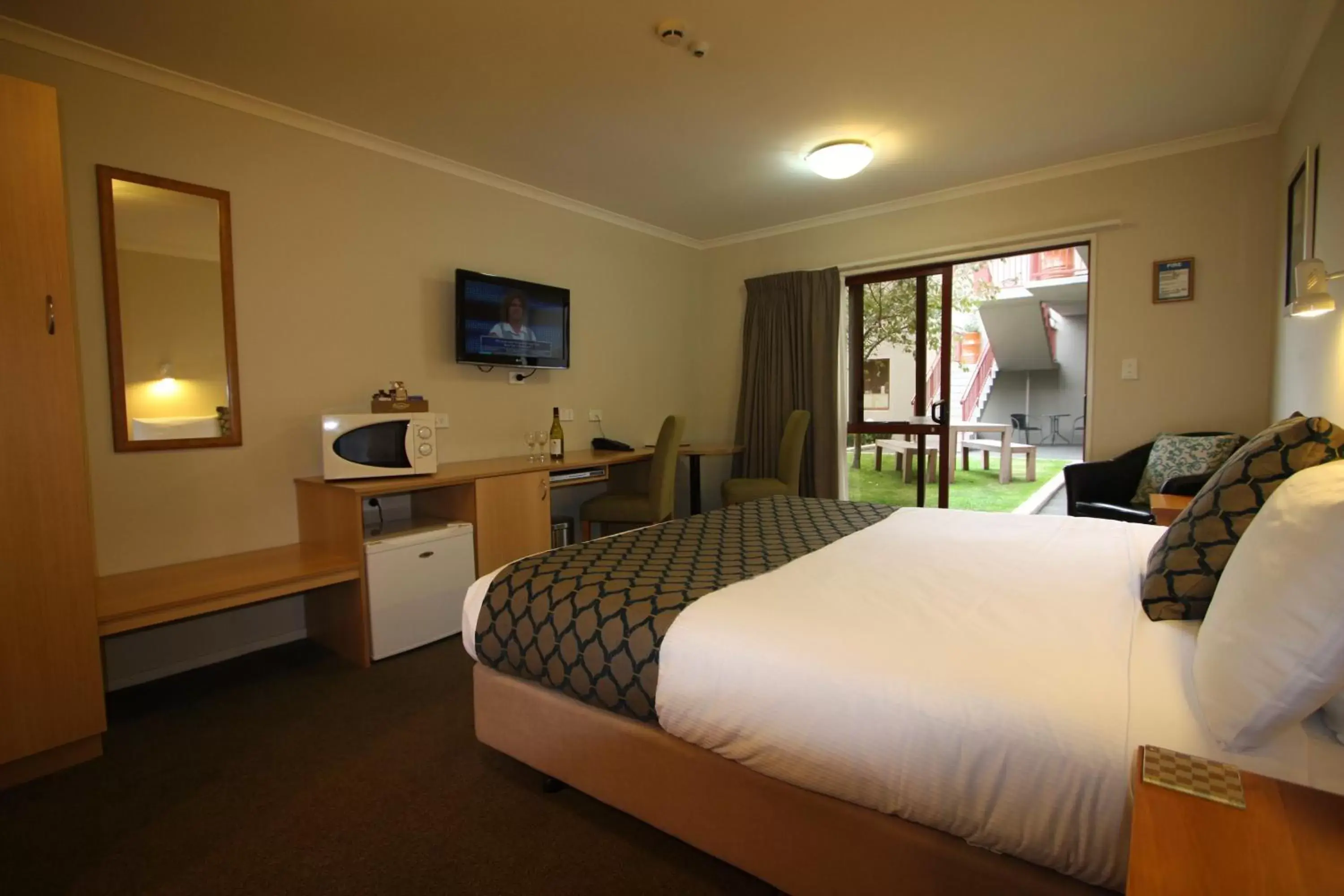 Bedroom in 555 Motel Dunedin