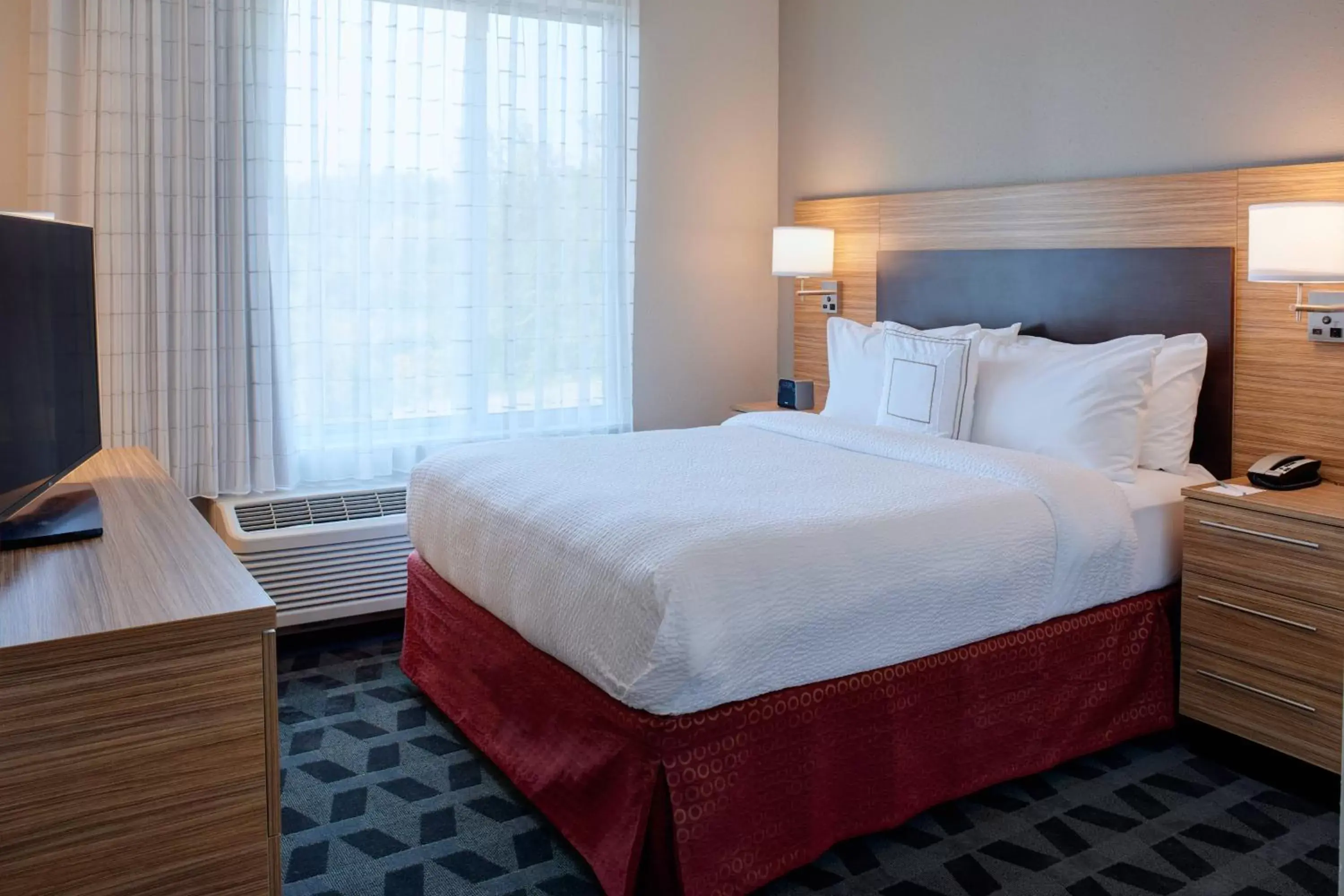 Bedroom, Bed in TownePlace Suites by Marriott Cleveland Solon
