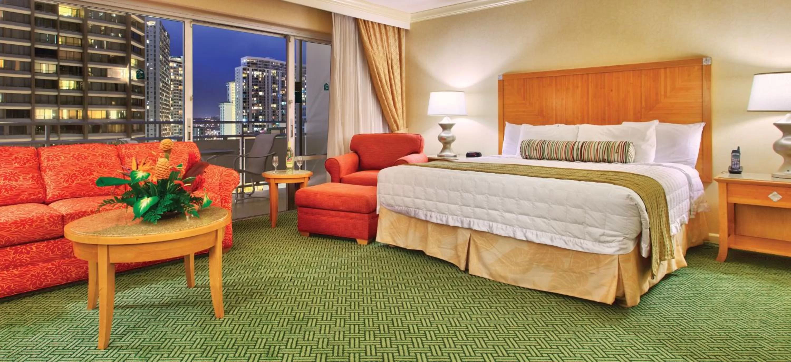Photo of the whole room, Bed in Waikiki Marina Resort at the Ilikai
